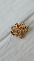 ORIA Art Nouveau Brooch | Gold-Plated | Ruby Paste | Small | Very Good