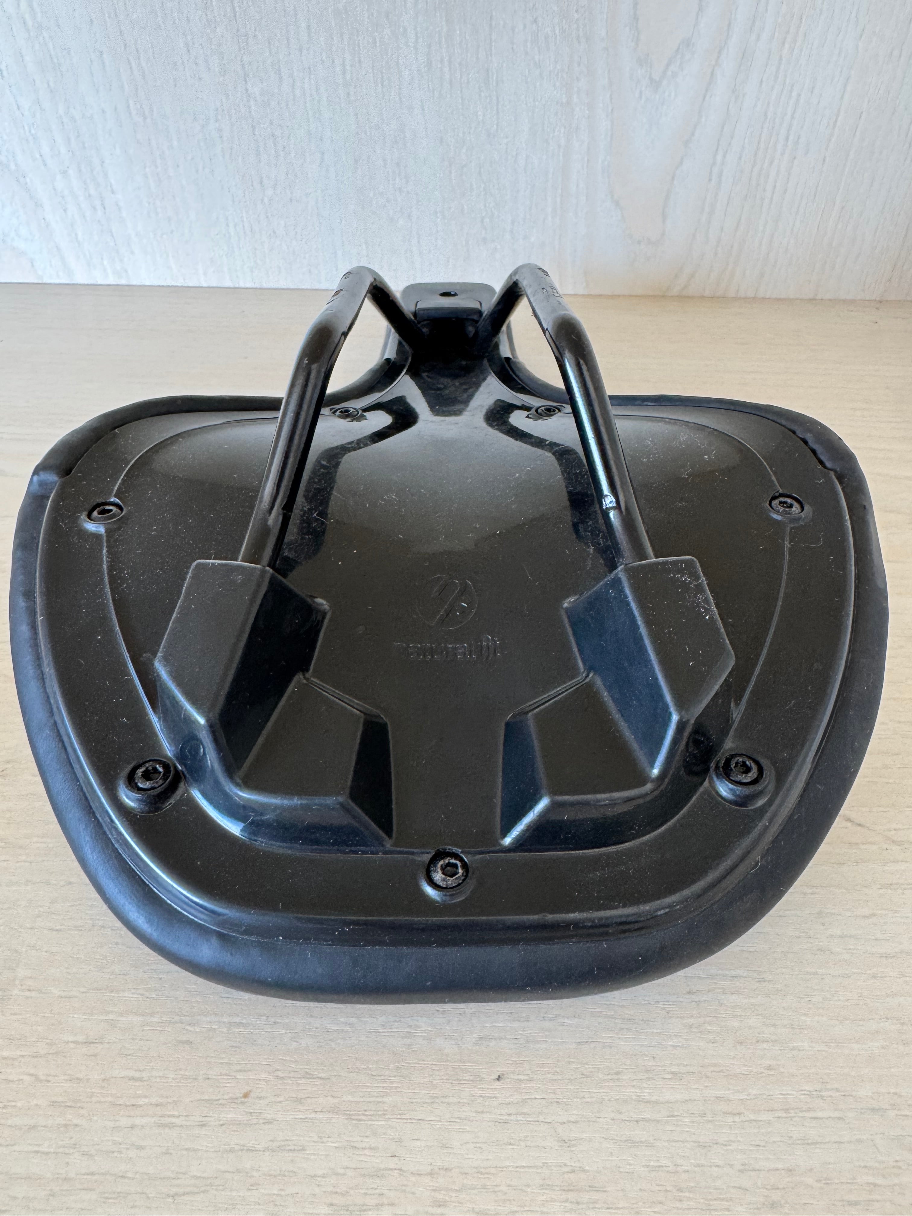 Ergon Allroad Core Pro Men Bicycle Saddle Black Standard Good Condition