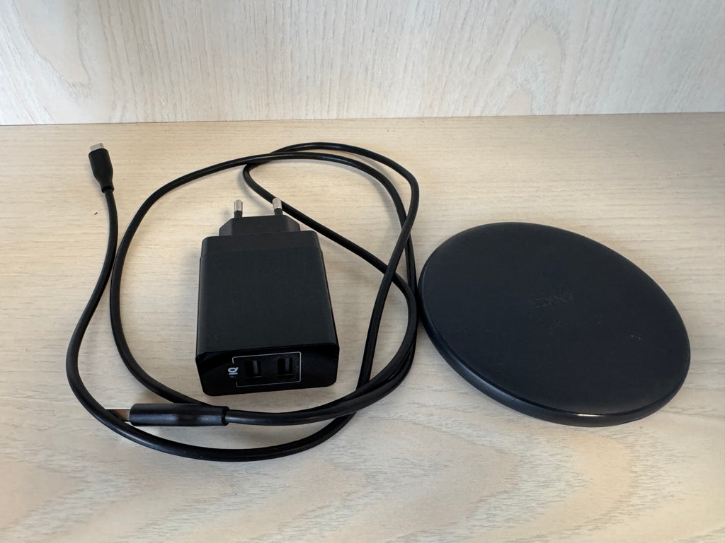 Anker 313 Qi Wireless Ladepad + 24W Dual USB Ladegerät – Schwarz, Gut, 10cm