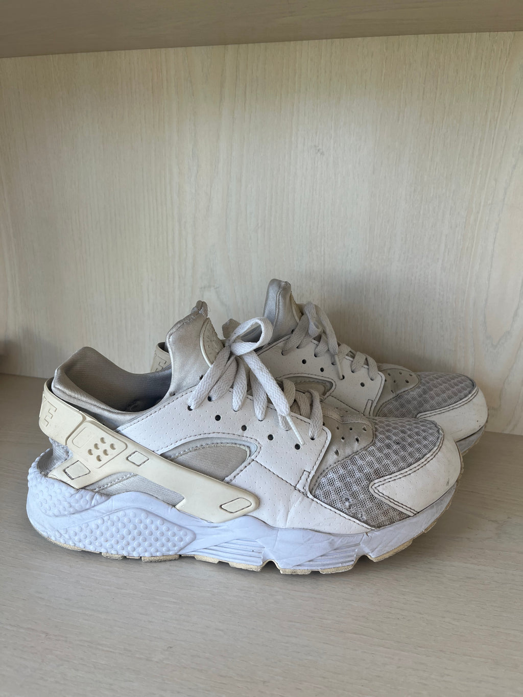Nike Air Huarache “Triple White” – EU 44.5, Normal Use