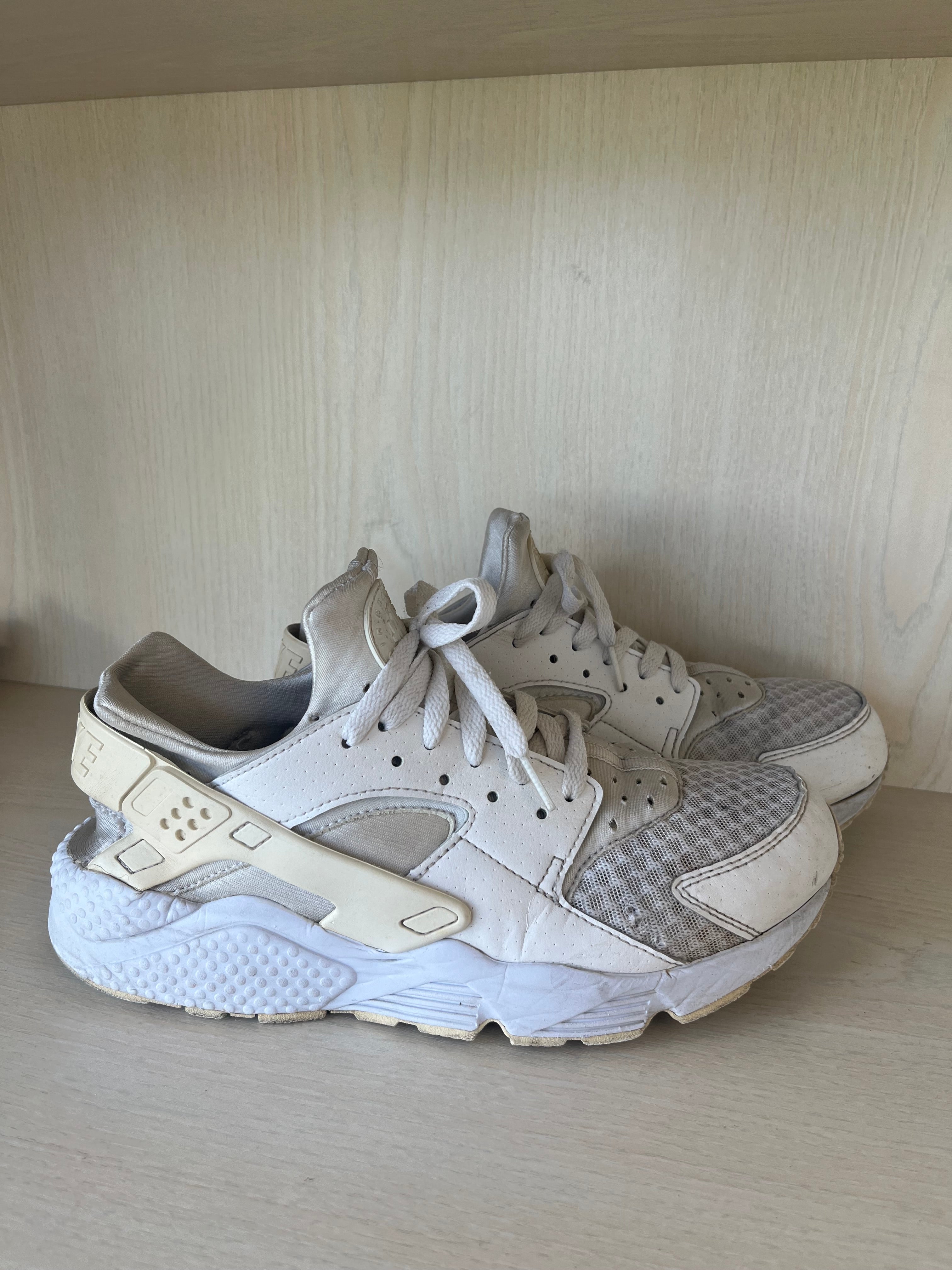 Nike Air Huarache “Triple White” – EU 44.5, Normal Use
