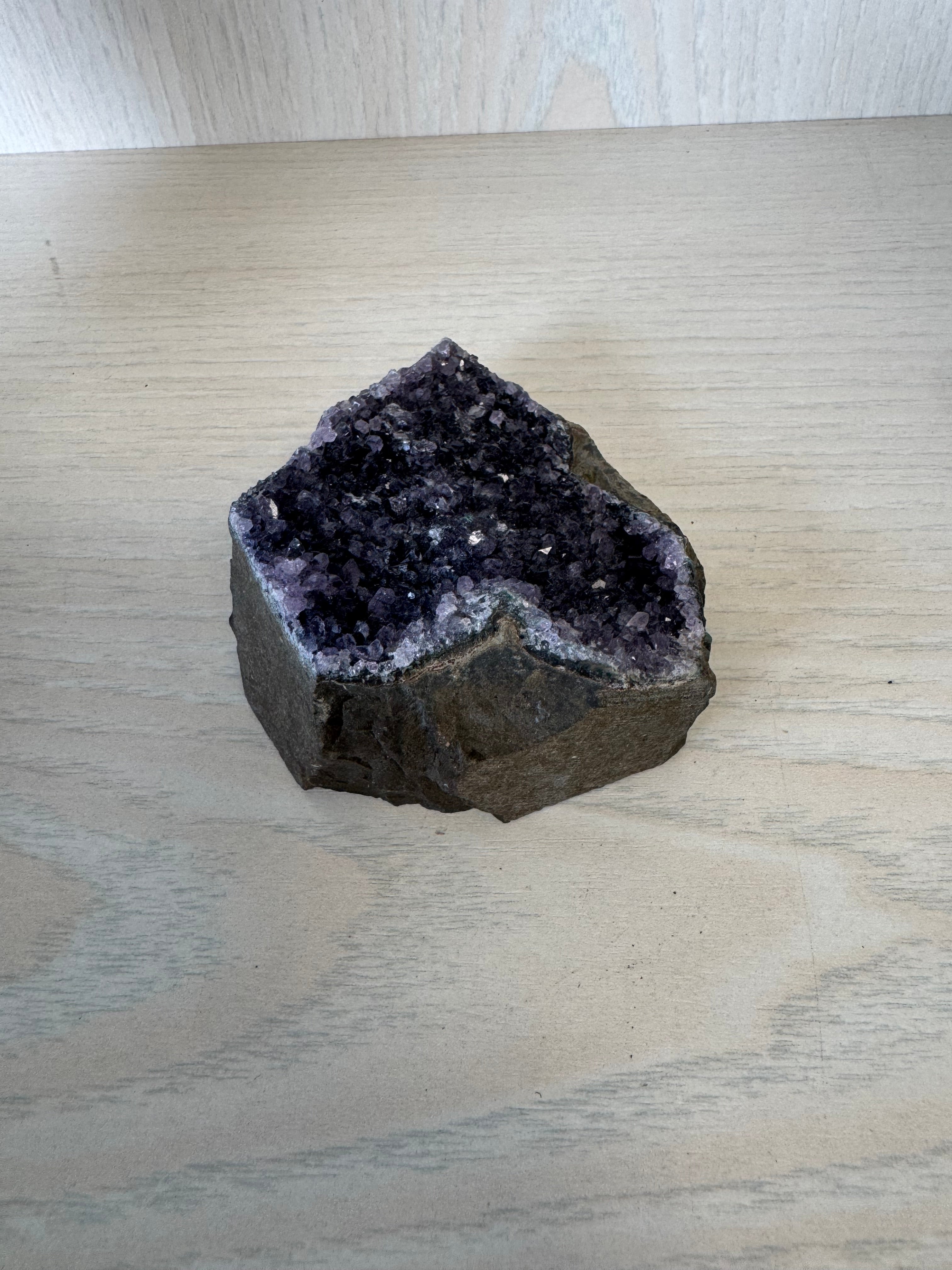 Amethyst Kristall-Cluster 213g – Tiefviolett, Natur, Sehr guter Zustand