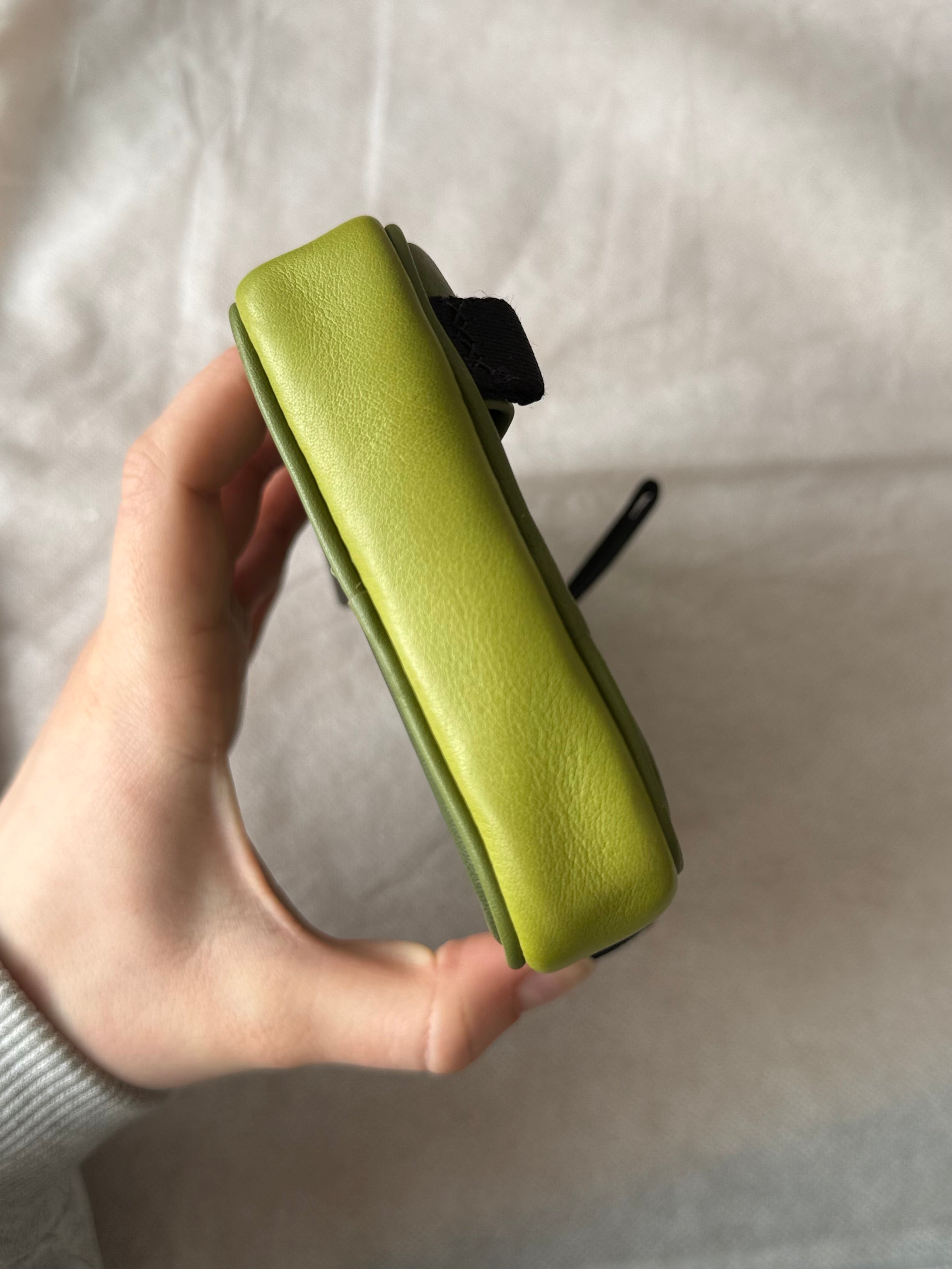 Coach Hybrid Leder Patch Pouch – Grün Multi, Klein, Sehr Gut