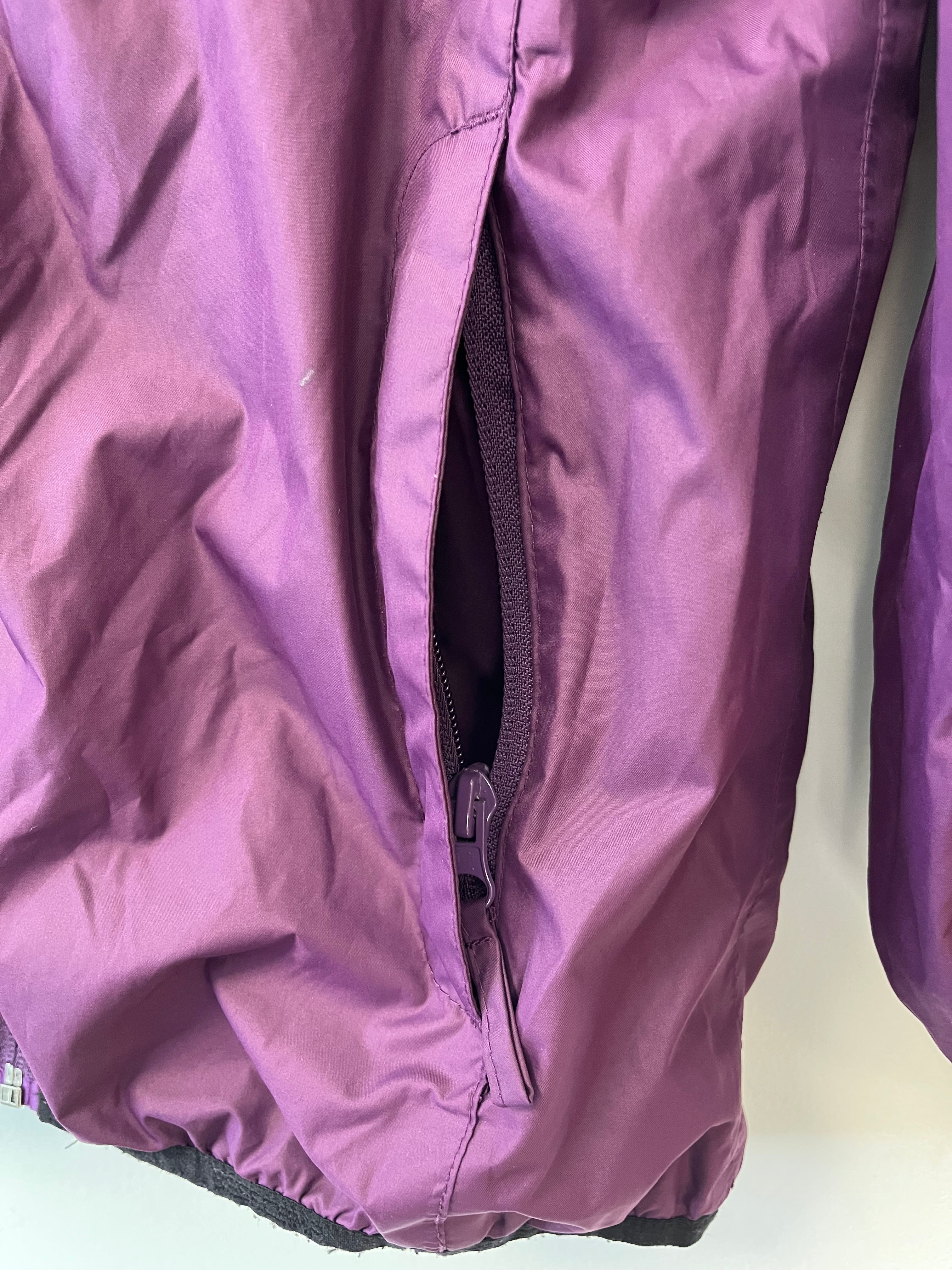 Basecamp Outdoor Equipment Windbreaker – Gr. 152, Lila, Sehr Gut