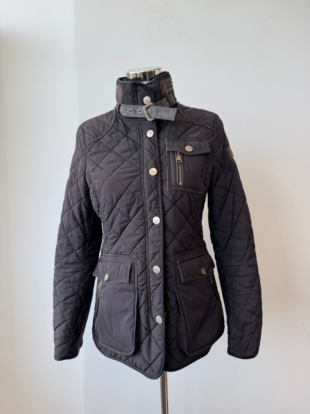 Handstich Quilted Hunting Jacket S (EU 36) Schwarz – Guter Zustand