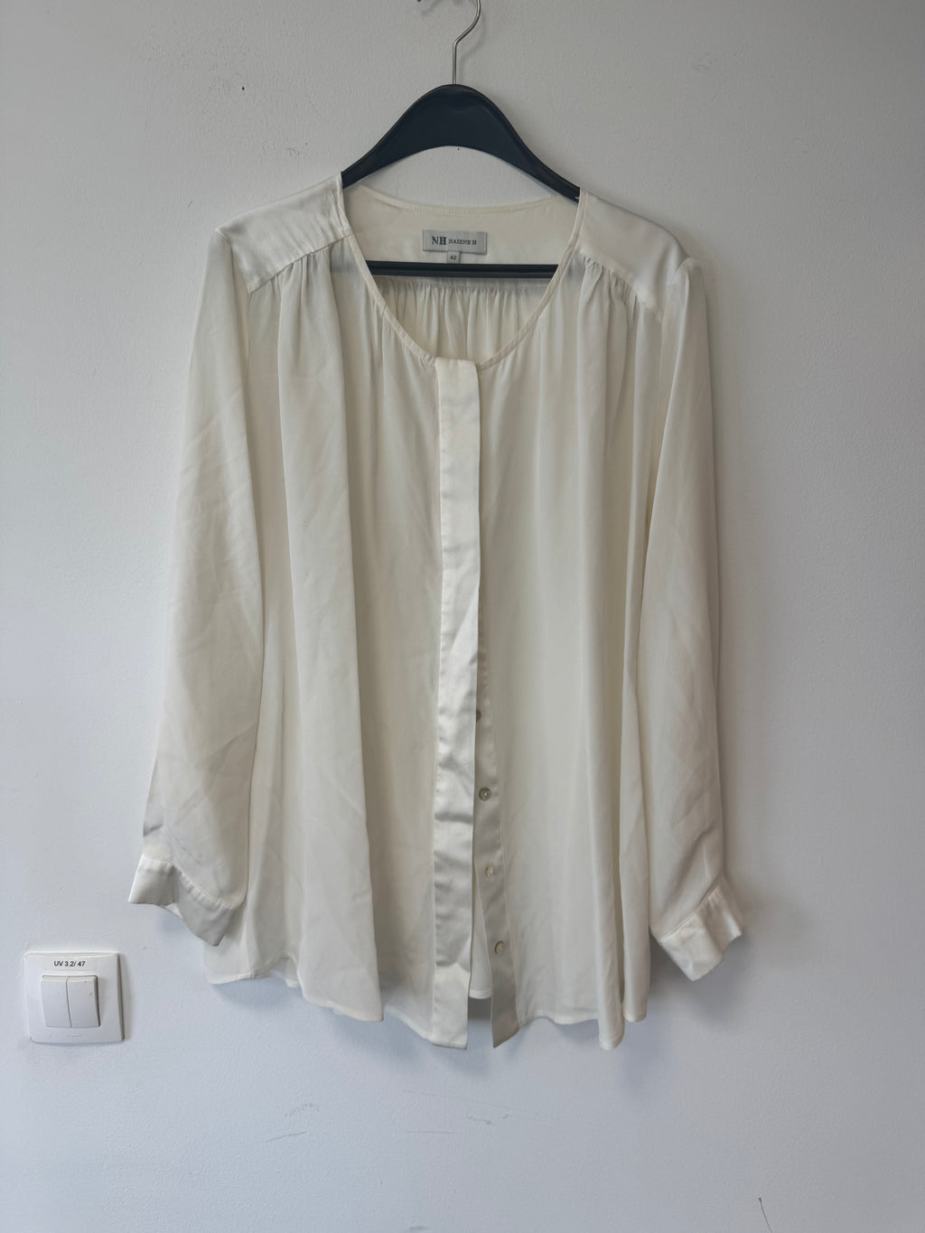 100% Seidenbluse von Nadine H, Größe 42/L, Off-White, guter Zustand