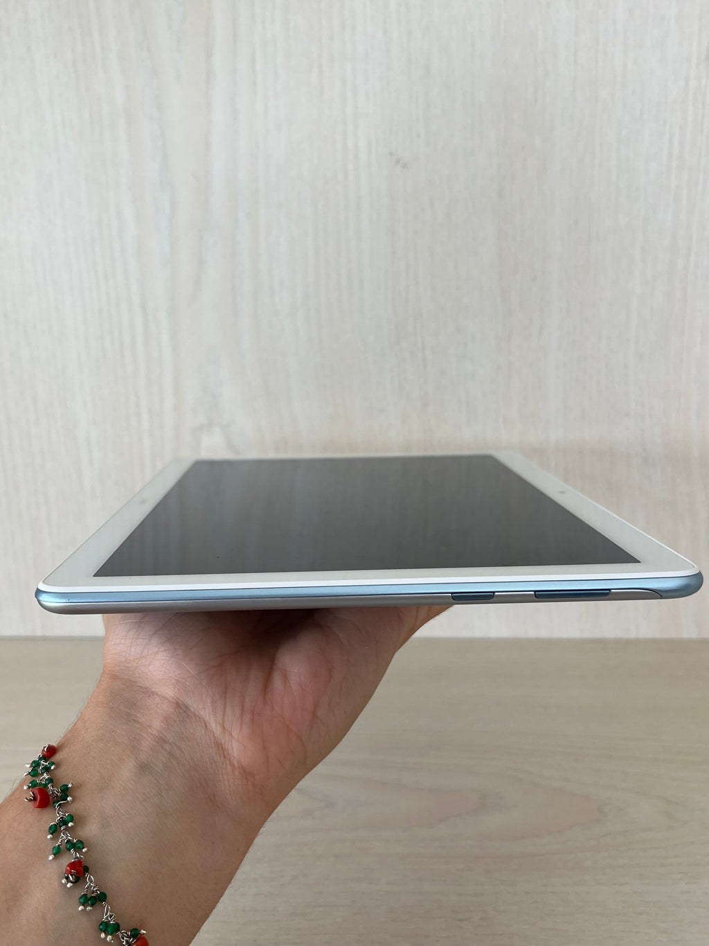 Huawei MediaPad T5 10.1 32GB 3GB RAM Schwarz + Hülle & USB-C Kabel, guter Zustand