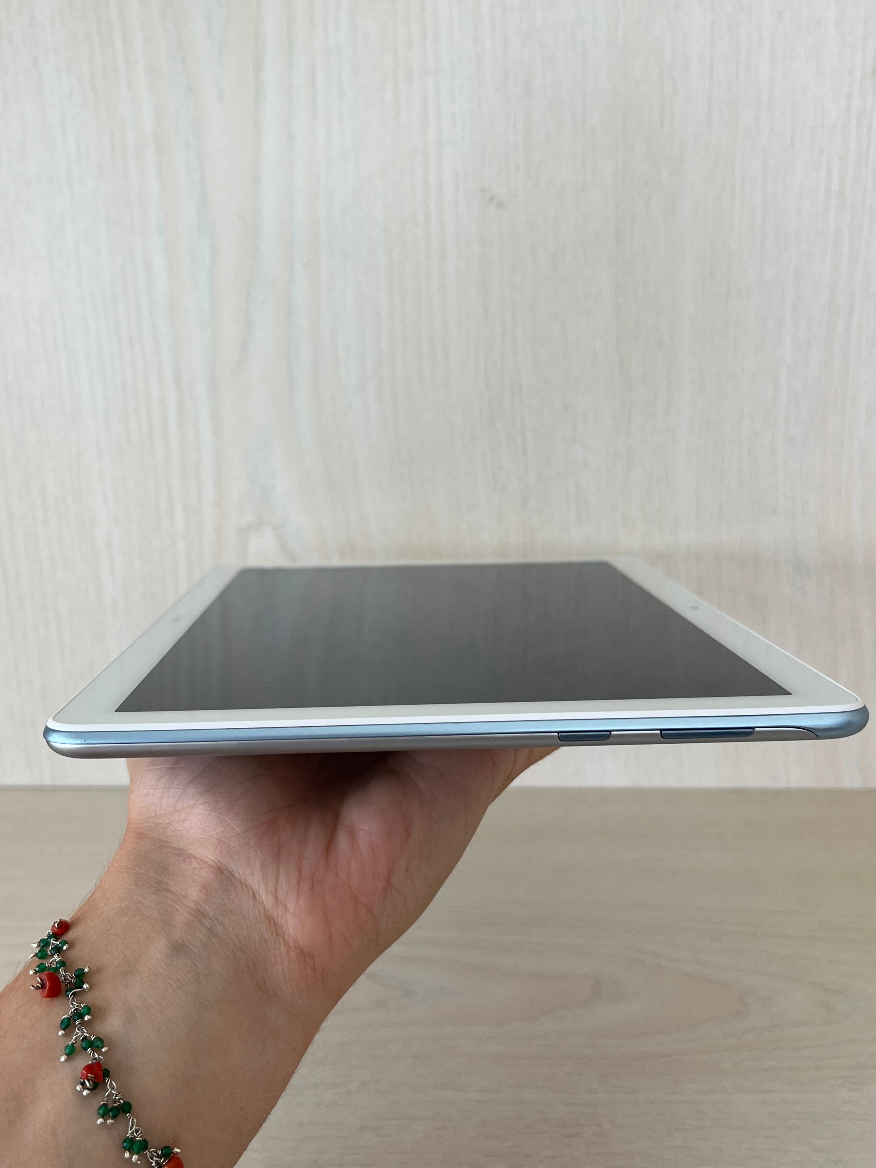 Huawei MediaPad T5 10.1 32GB 3GB RAM Schwarz + Hülle & USB-C Kabel, guter Zustand