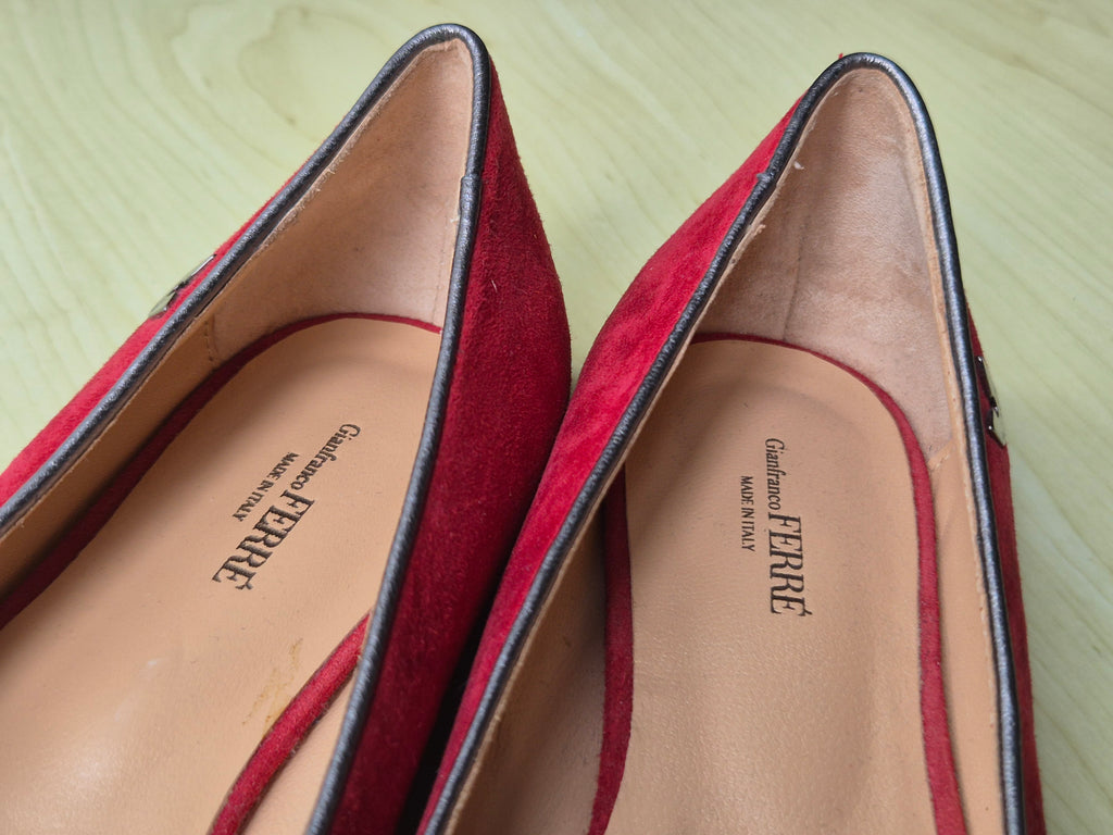 Gianfranco Ferré Rote Wildleder-Ballerinas | EU 37.5 | Gebraucht