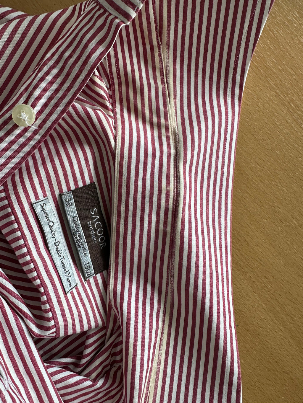 Sacoor Brothers Men’s Shirt 39 (15½) Red/White Stripes Classic Fit Good