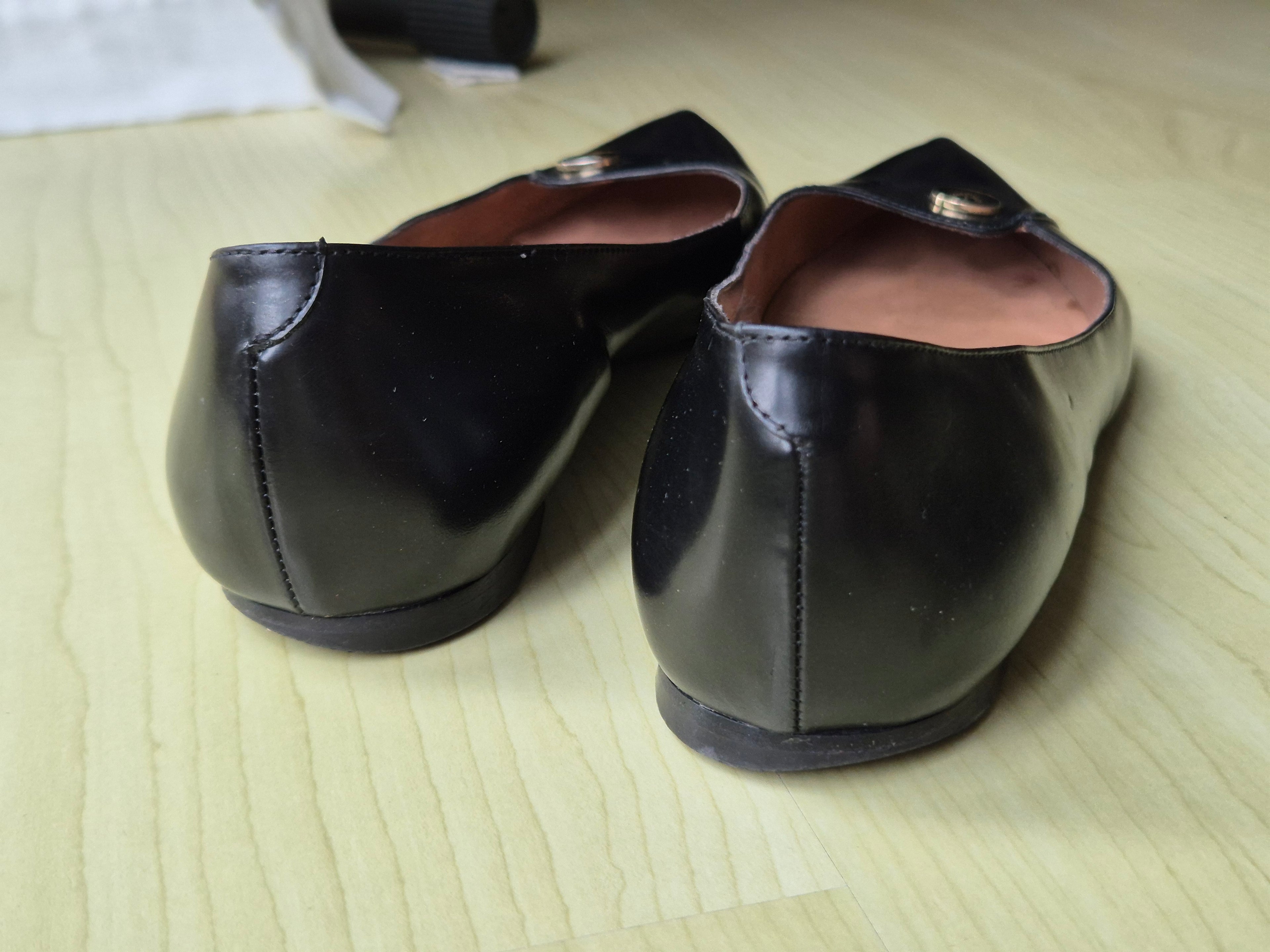 Emporio Armani Black Patent Leather Ballet Flats EU 38 – Good Condition