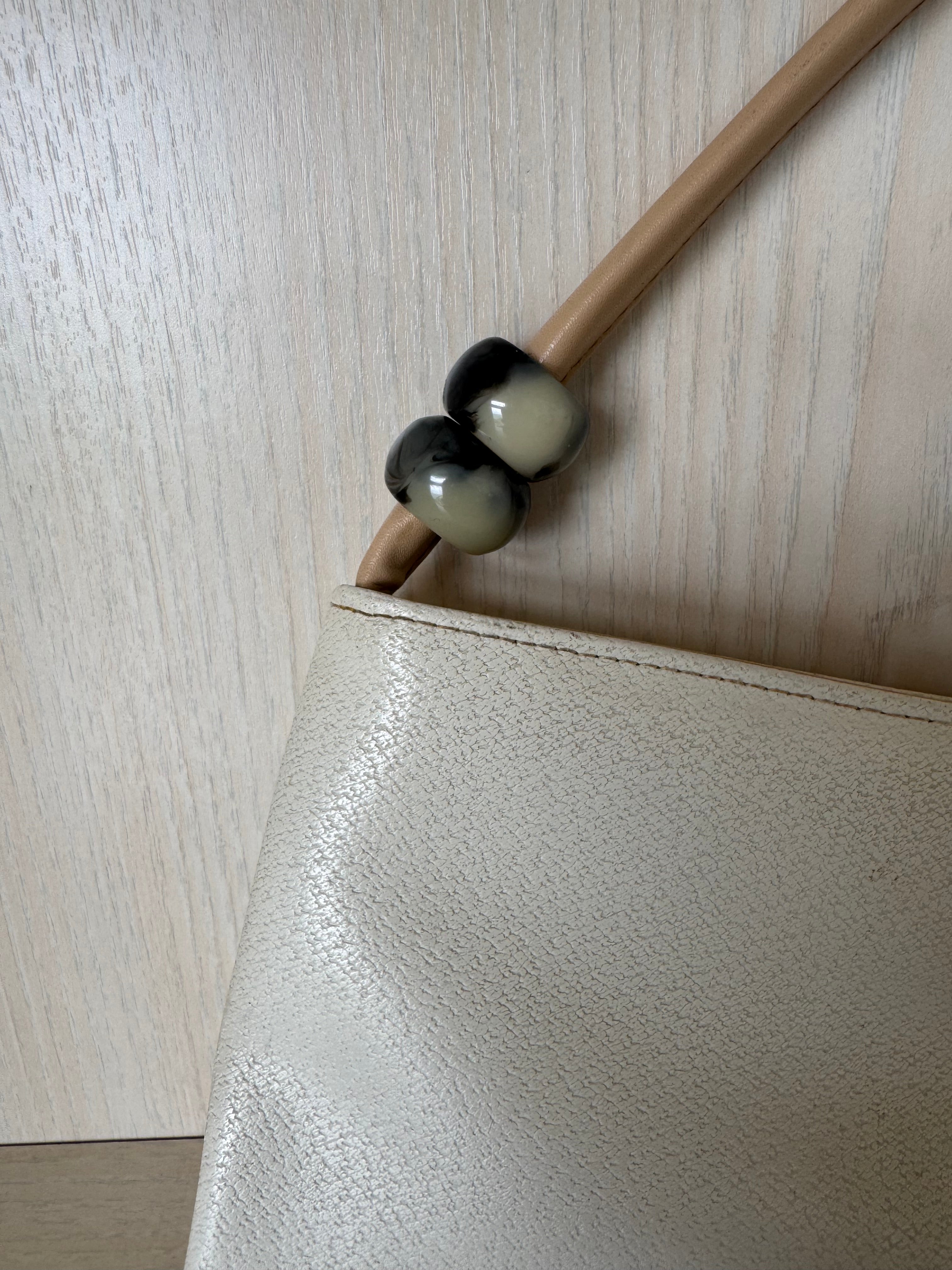 M.C Schultertasche – Synthetikleder, Elfenbein, Mittel, Gebraucht