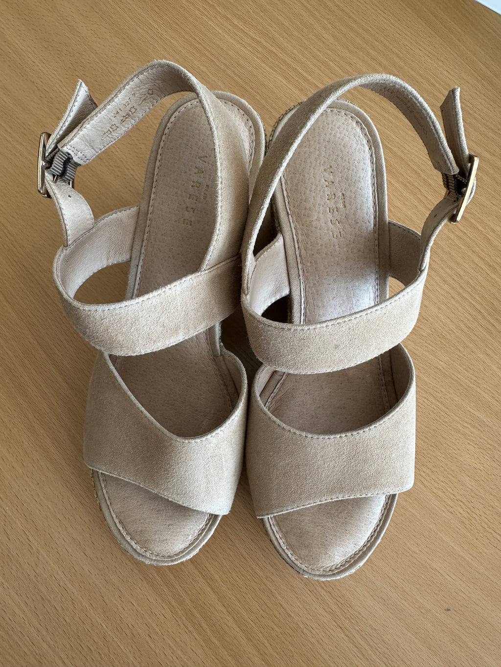 VARESE Keilsandaletten beige Wildleder, Gr. 39 – wie neu