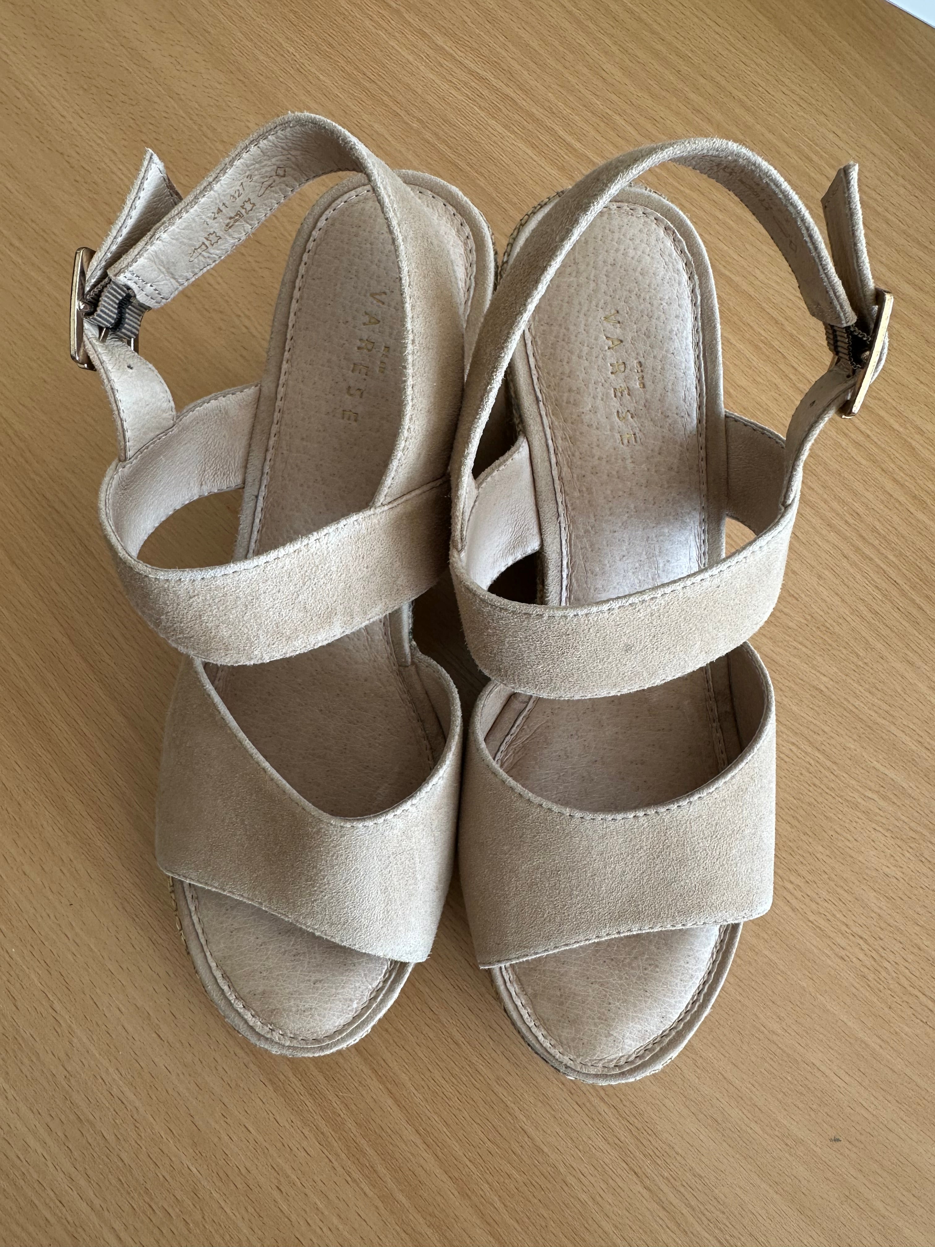 VARESE Keilsandaletten beige Wildleder, Gr. 39 – wie neu