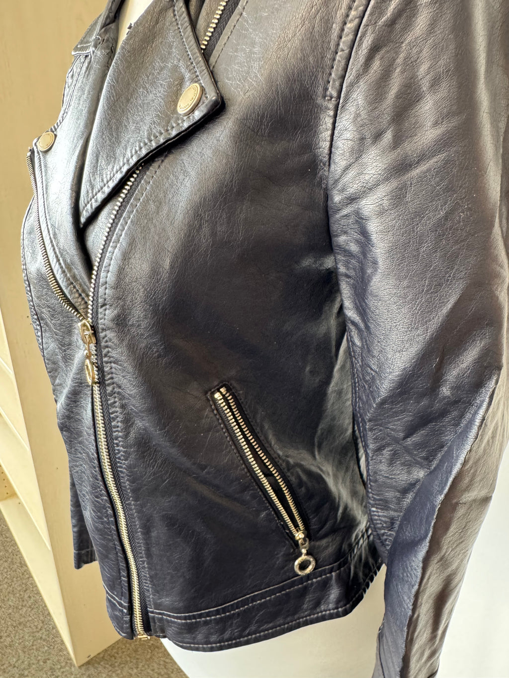 Comma faux-leather moto jacket black EU 36 – poor condition biker style