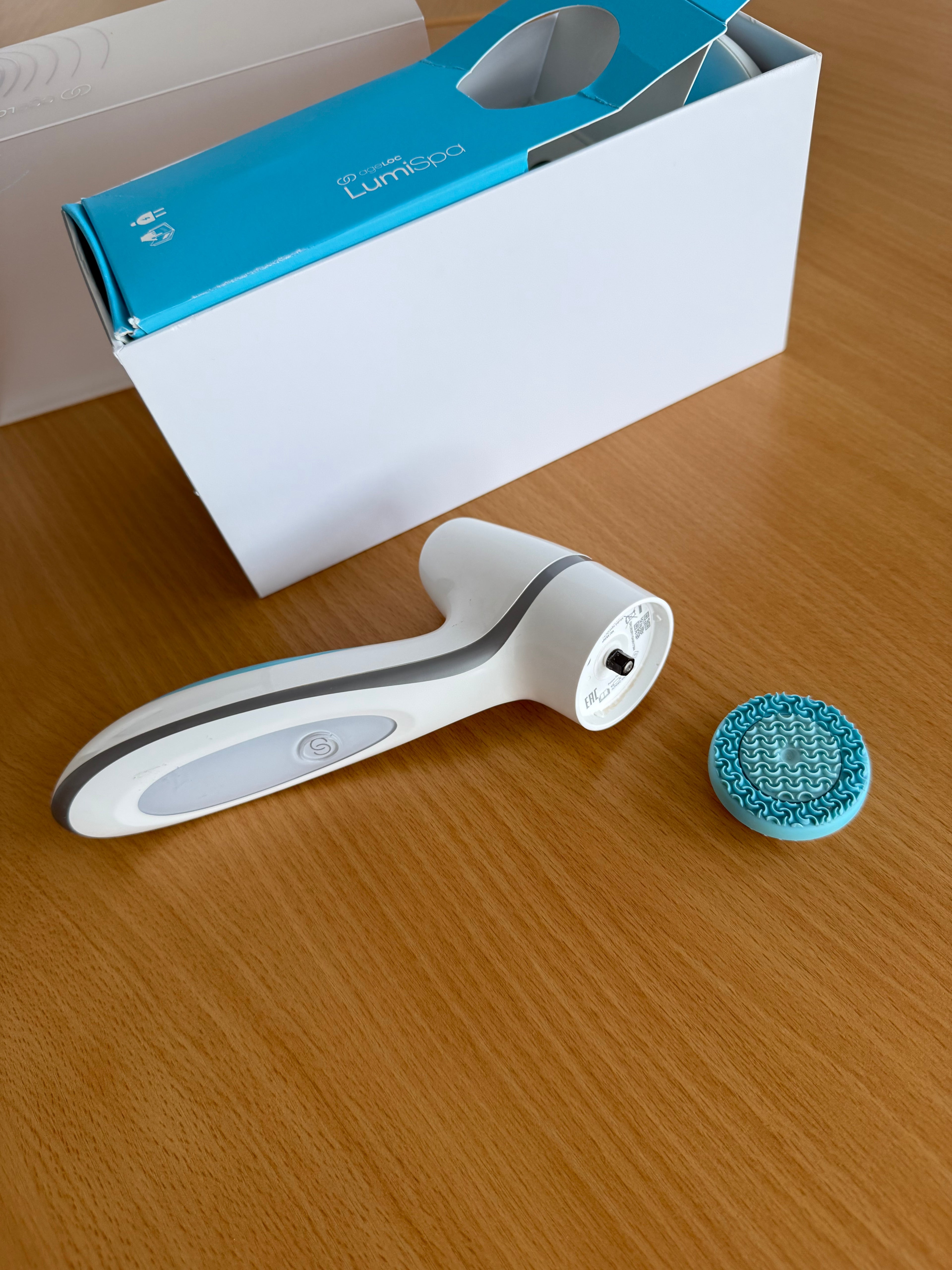 Nu Skin ageLOC LumiSpa Facial Cleansing Device White/Blue, Good Condition