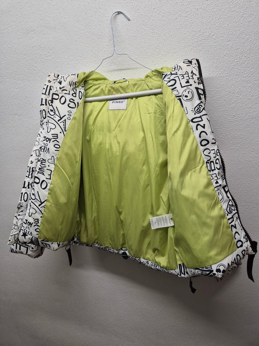 PINKO UP „Positive Vibes Graffiti“ Pufferjacke Weiß/Schwarz Gr. M, Gut