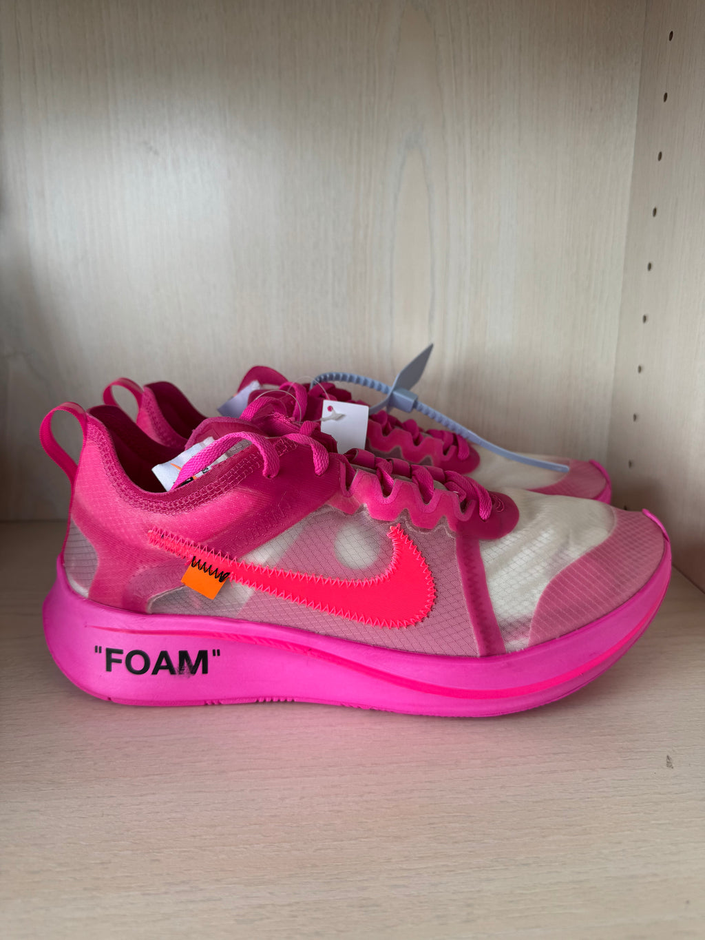 Off-White x Nike Zoom Fly SP Tulip Pink 42,5 EU Wie Neu mit Box & Beleg