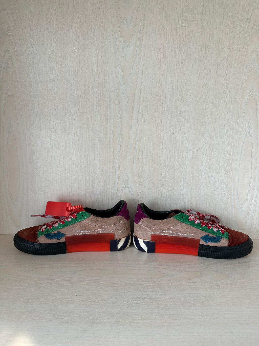 Off-White Arrow Vulcanized Low Multicolor Wildleder Sneaker EU 36, guter Zustand