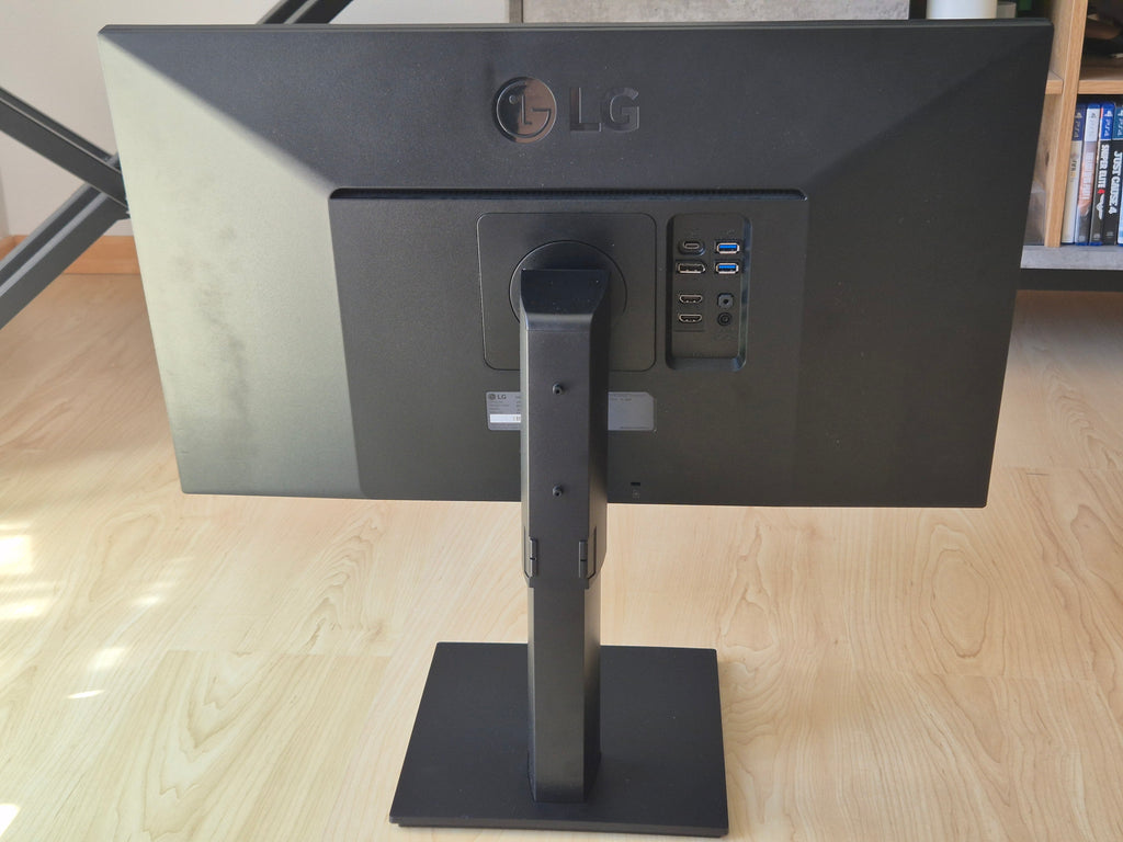 LG 27UK670-B 27 IPS 4K Monitor Schwarz, USB-C, Sehr Gut, Ohne Standfuß