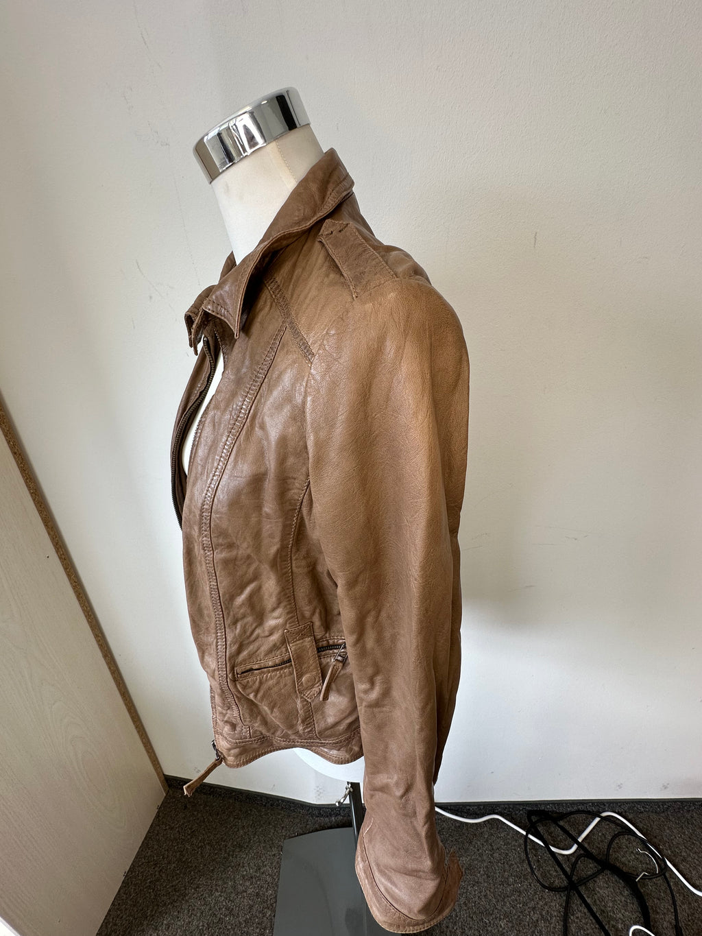 Massimo Dutti Lambskin Leather Jacket XS Brown – Very Good Condition