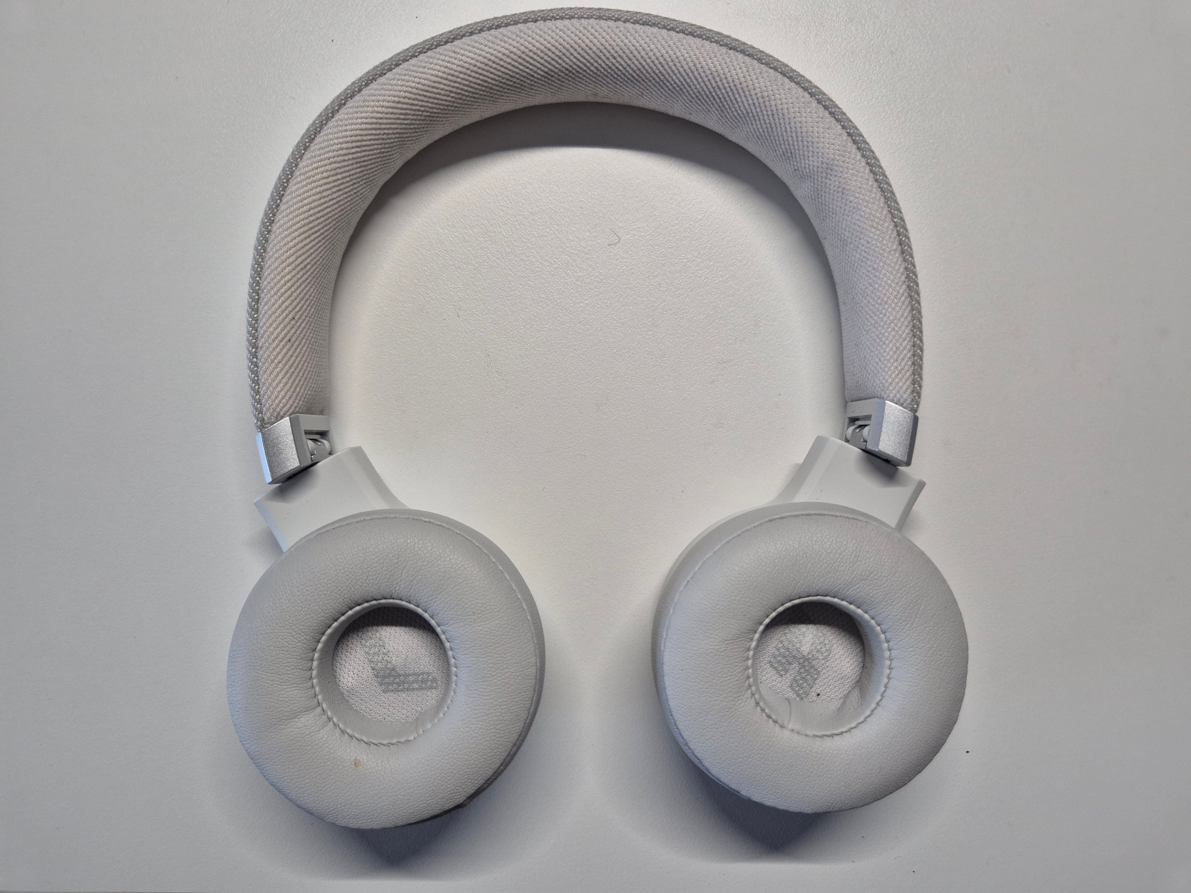 JBL Live 460NC Wireless Headphones, White, Good, ANC, USB-C Cable, Medium