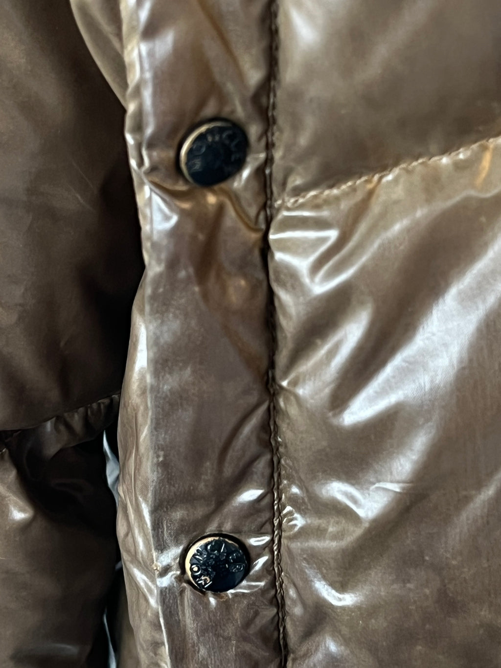 Moncler Herren Daunenjacke Shiny Nylon Olive Gr. 4 Fellkapuze Gebraucht