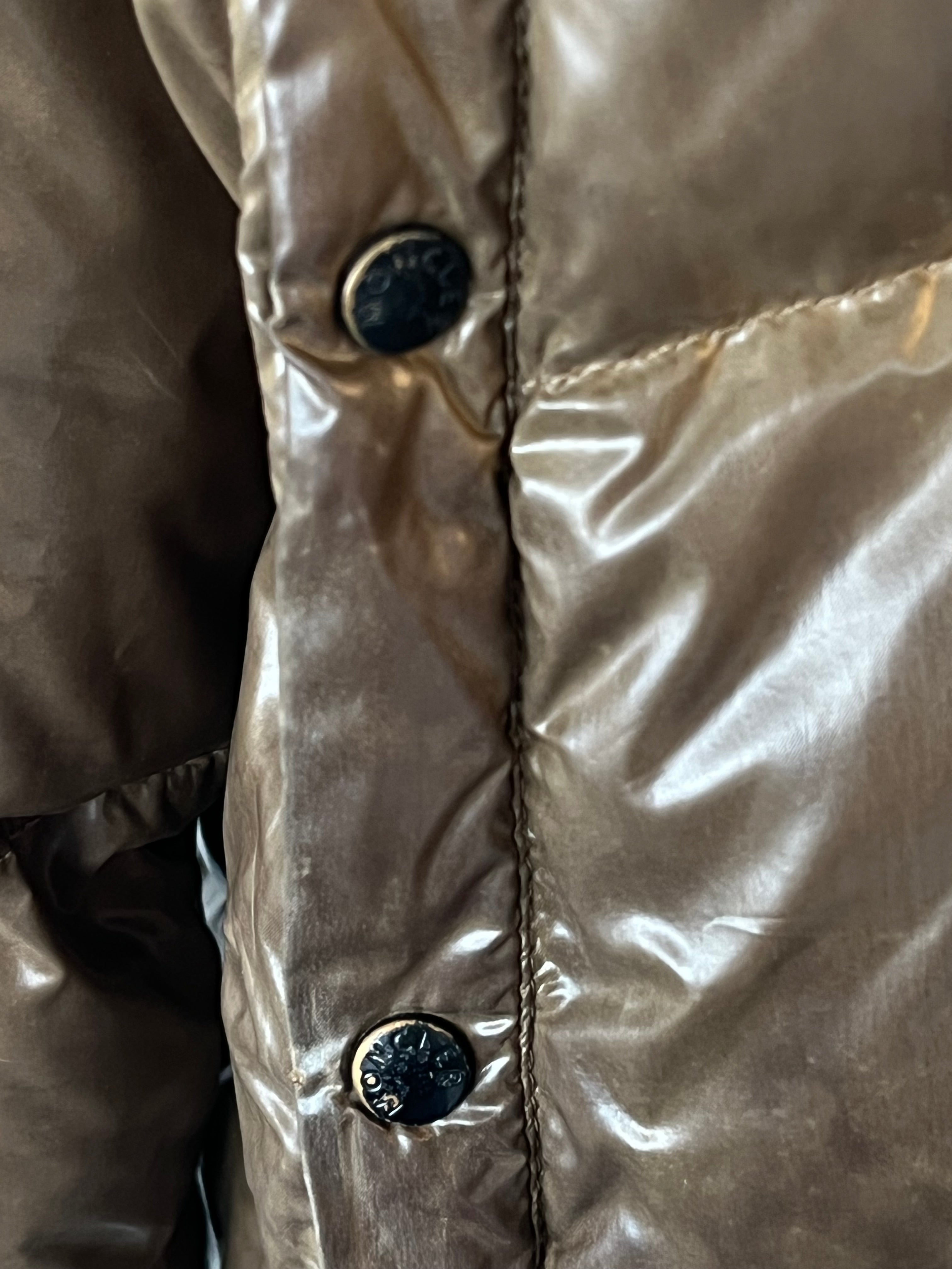 Moncler Herren Daunenjacke Shiny Nylon Olive Gr. 4 Fellkapuze Gebraucht