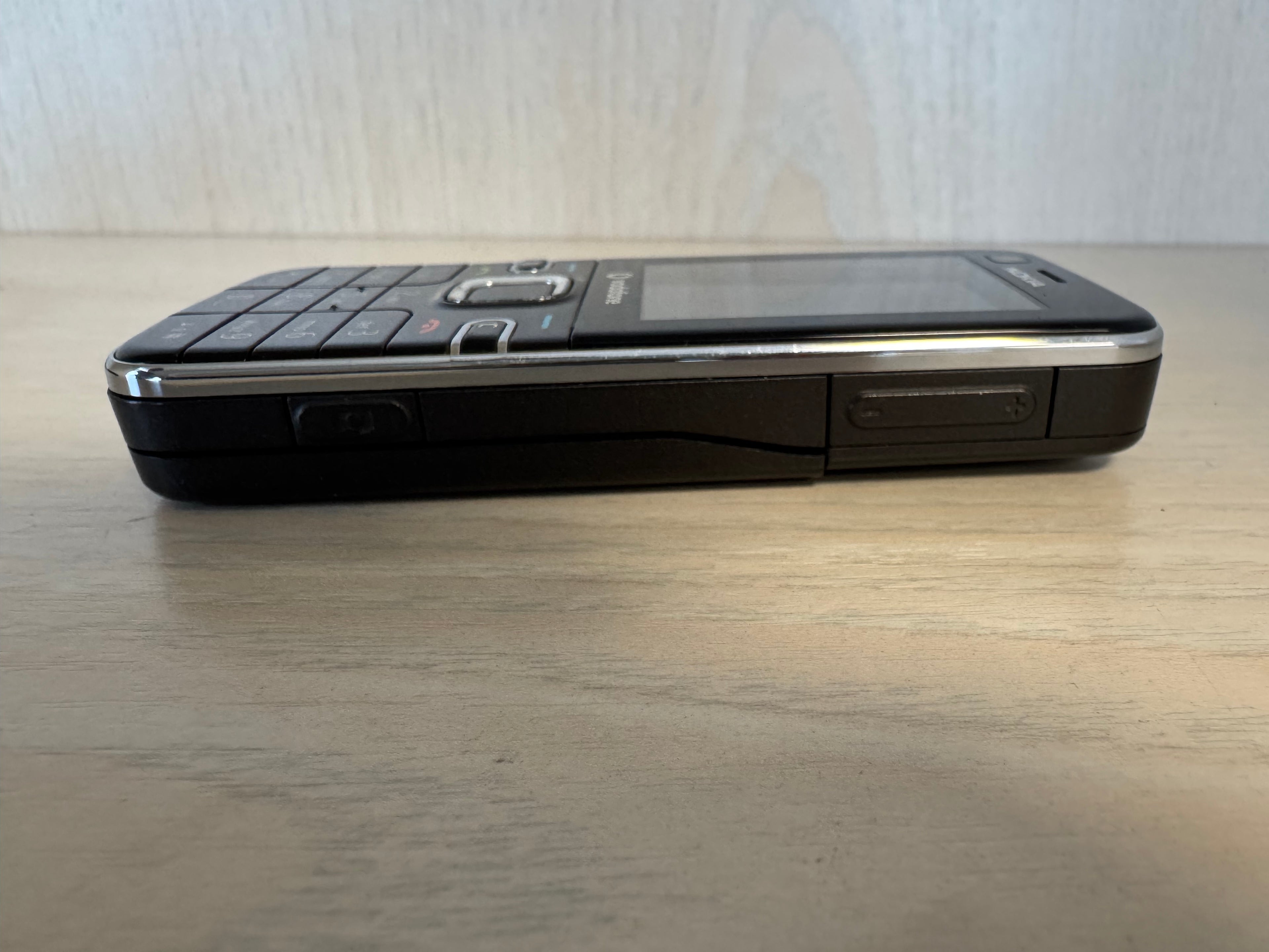 Nokia 2730 Classic (Vodafone) – voll funktionsfähig, Schwarz, inkl. Ladegerät