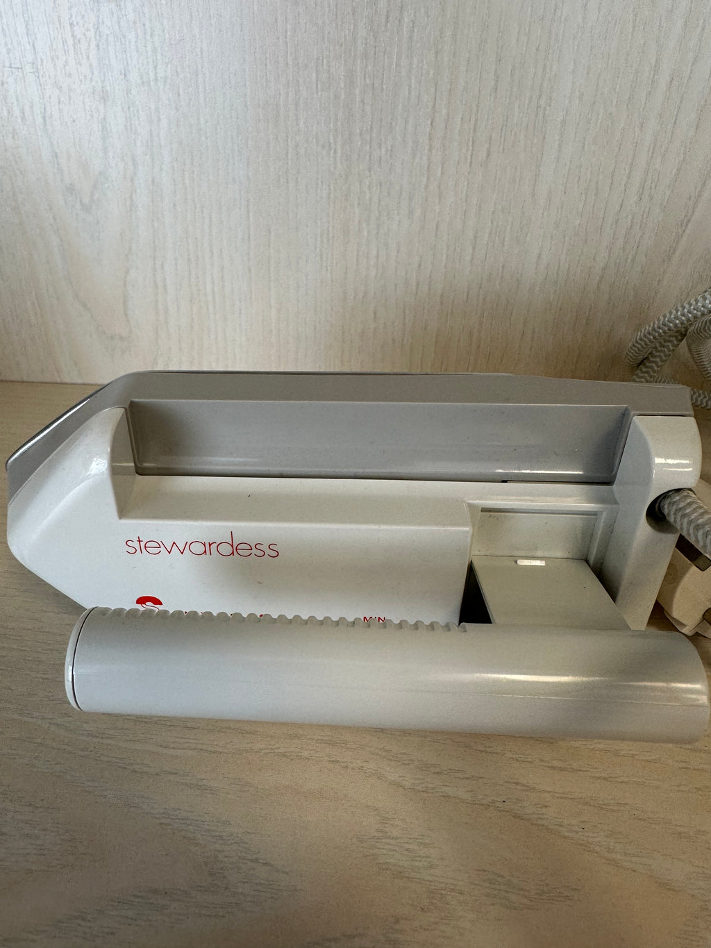 Philips Stewardess HD1165 Reisebügeleisen Beige Kompakt Dual Voltage Sehr Gut