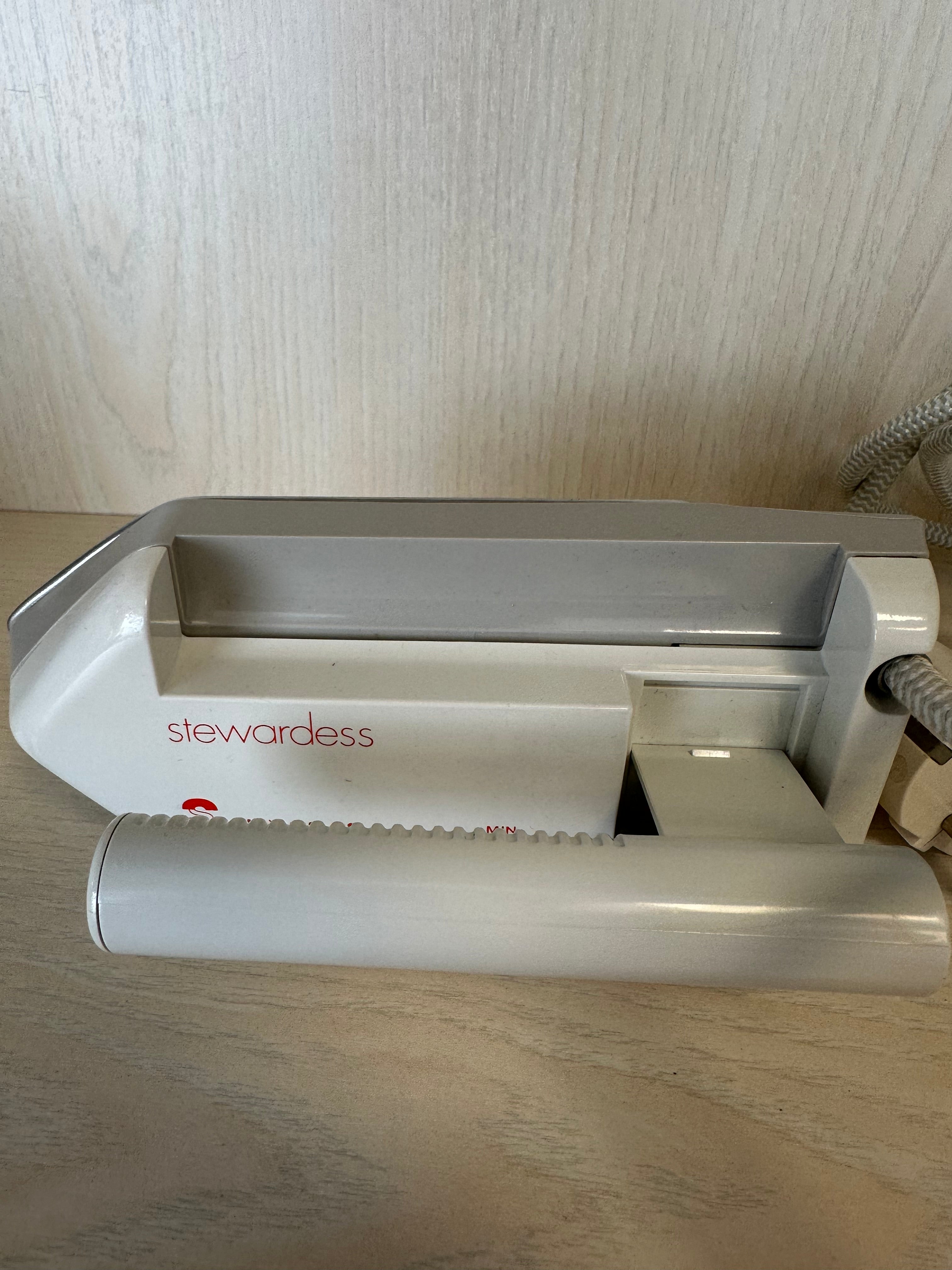 Philips Stewardess HD1165 Reisebügeleisen Beige Kompakt Dual Voltage Sehr Gut