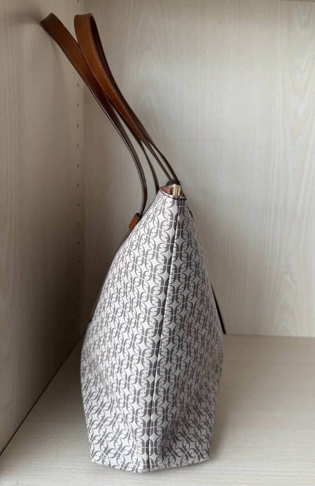 Fossil Jacqueline Tote Heritage Monogram Beige Canvas Mittel, guter Zustand