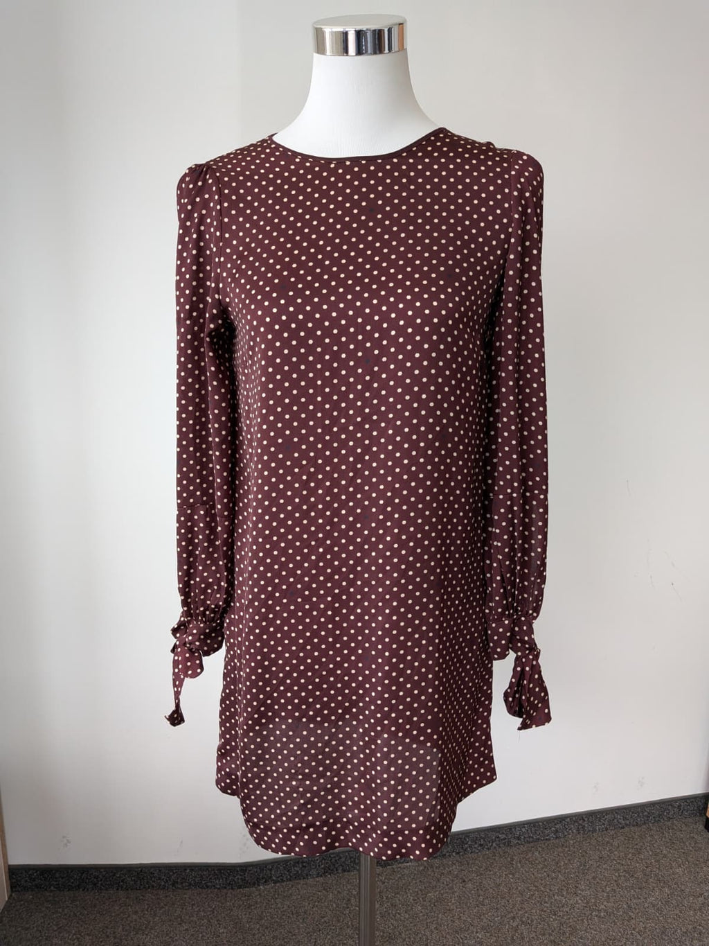 Chiara B. Mini Kleid M – Bordeaux, Punkte, Schleifenärmel, Guter Zustand