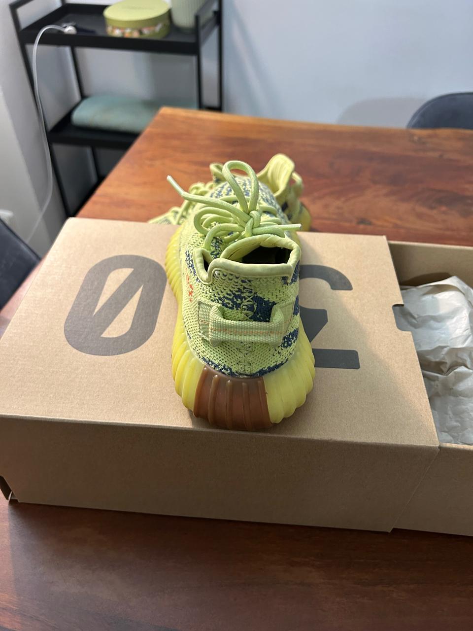 Adidas Yeezy Boost 350 V2 Semi Frozen Yellow EU 36 / UK 3,5 – Guter Zustand