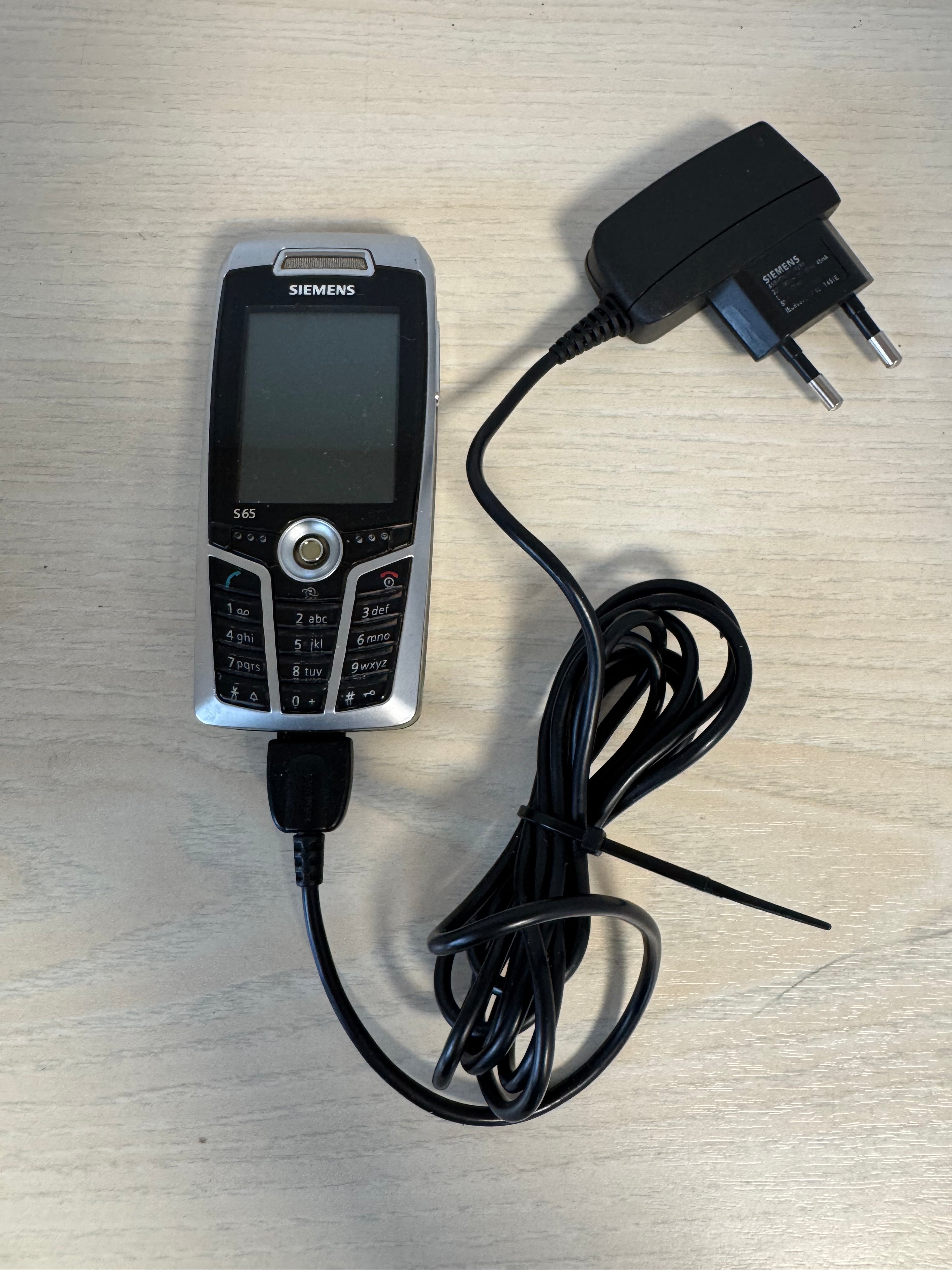 Siemens S65 Handy – Silber/Schwarz, inkl. Ladegerät, guter Zustand