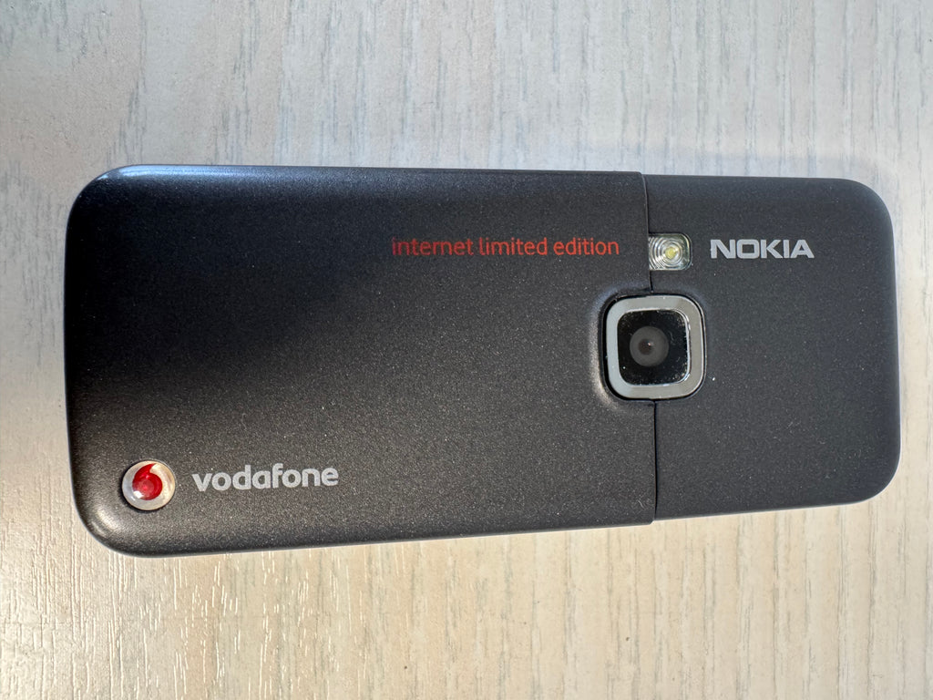 Nokia 2730 Classic (Vodafone) – voll funktionsfähig, Schwarz, inkl. Ladegerät