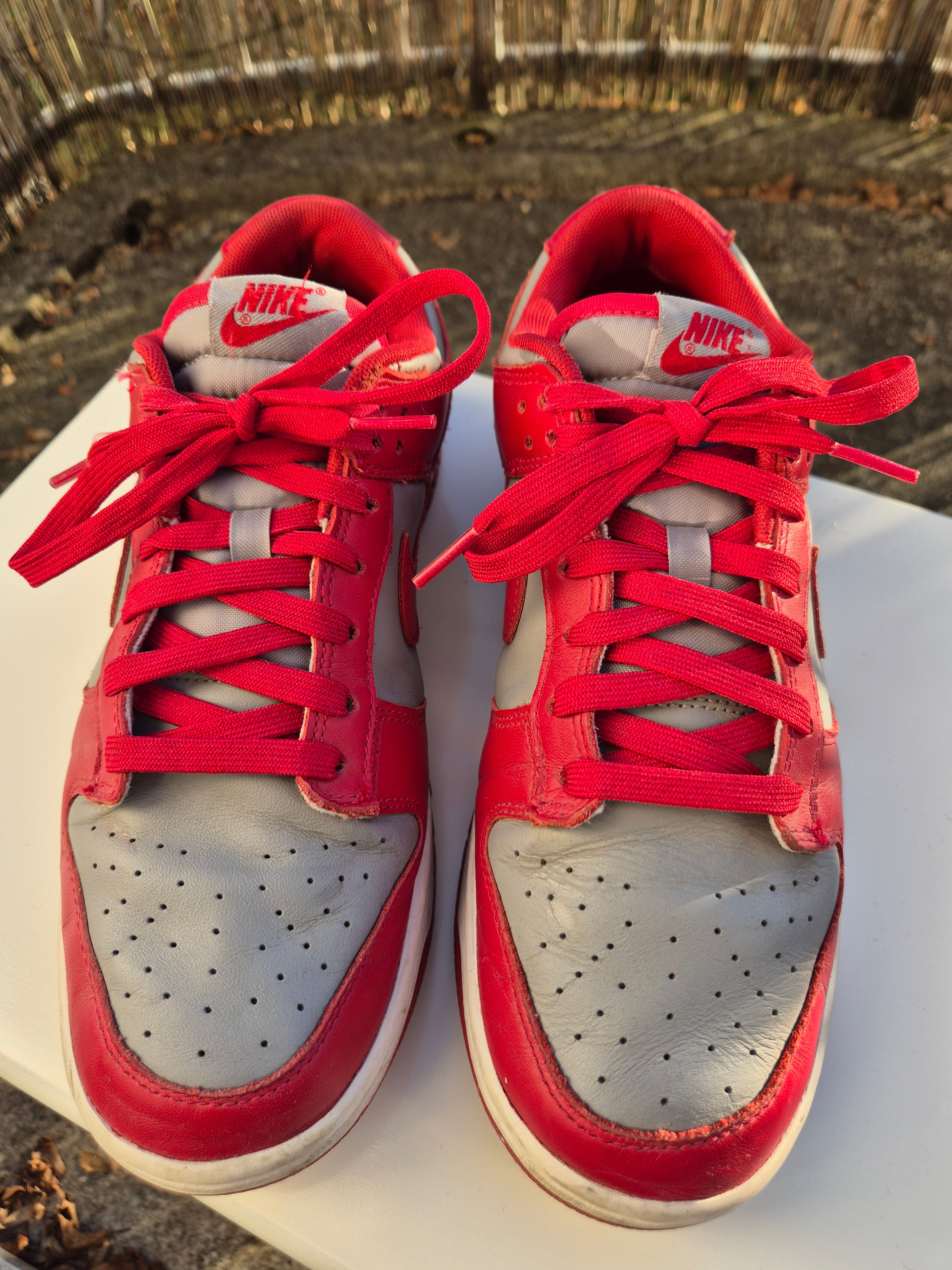 Nike Dunk Low UNLV EU 42,5 Neutral Grau/Rot | Kult-Sneaker | Guter Zustand