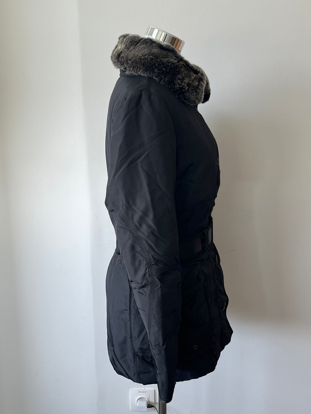 Peuterey Winter Jacket Black 48 Belt Faux Fur Collar Like New 722PTY02