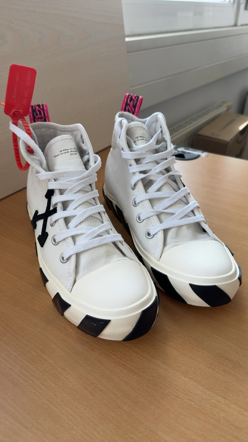 Off-White Vulcanized High-Top Sneakers White Canvas EU 42 Like New
