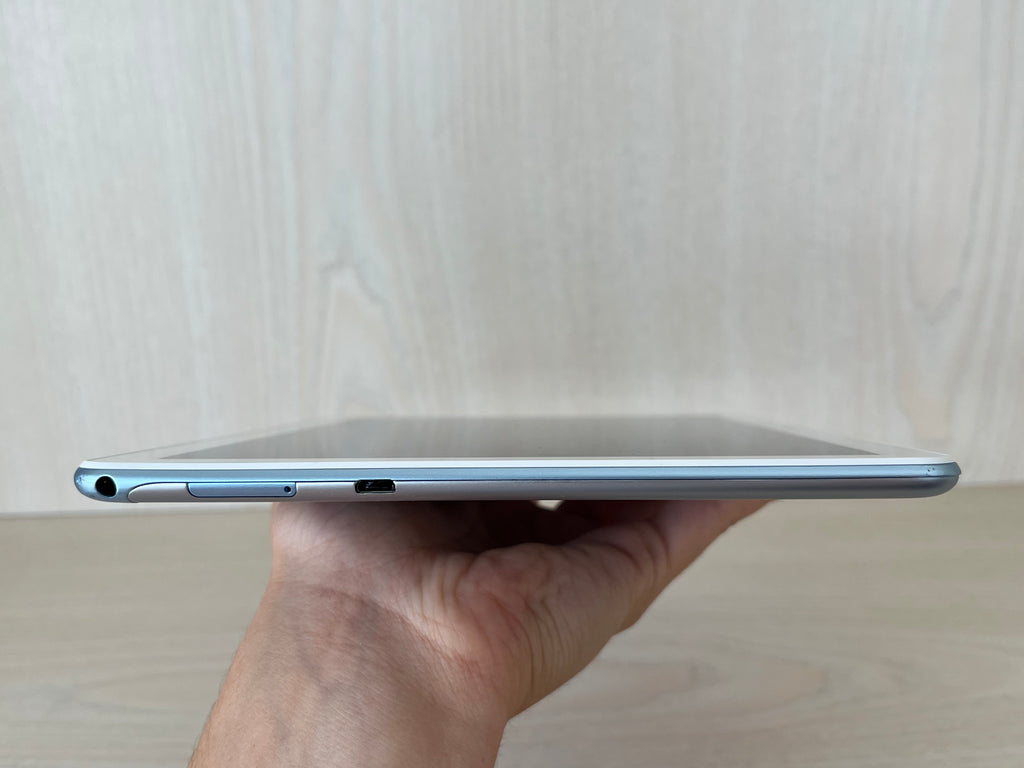 Huawei MediaPad T5 10.1 32GB 3GB RAM Schwarz + Hülle & USB-C Kabel, guter Zustand