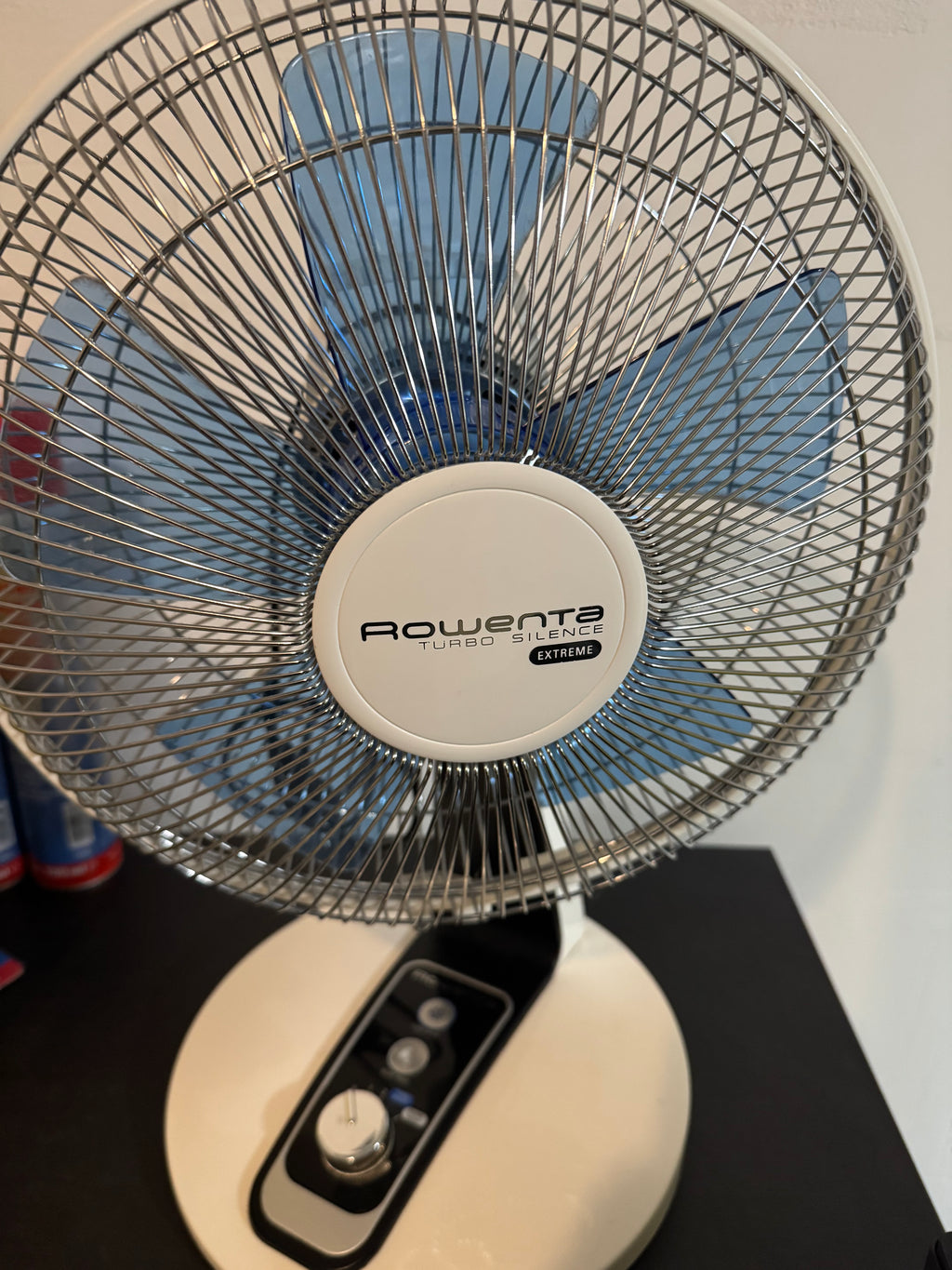 Rowenta Turbo Silence Extreme Table Fan | 4 Speeds | 12″ | White/Blue | Excellent