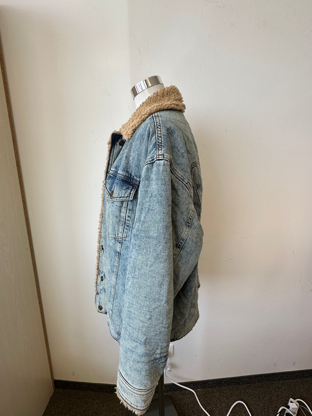 SET “Urban Deluxe” Sherpa-Lined Denim Jacket, Blue, Size L, Very Good