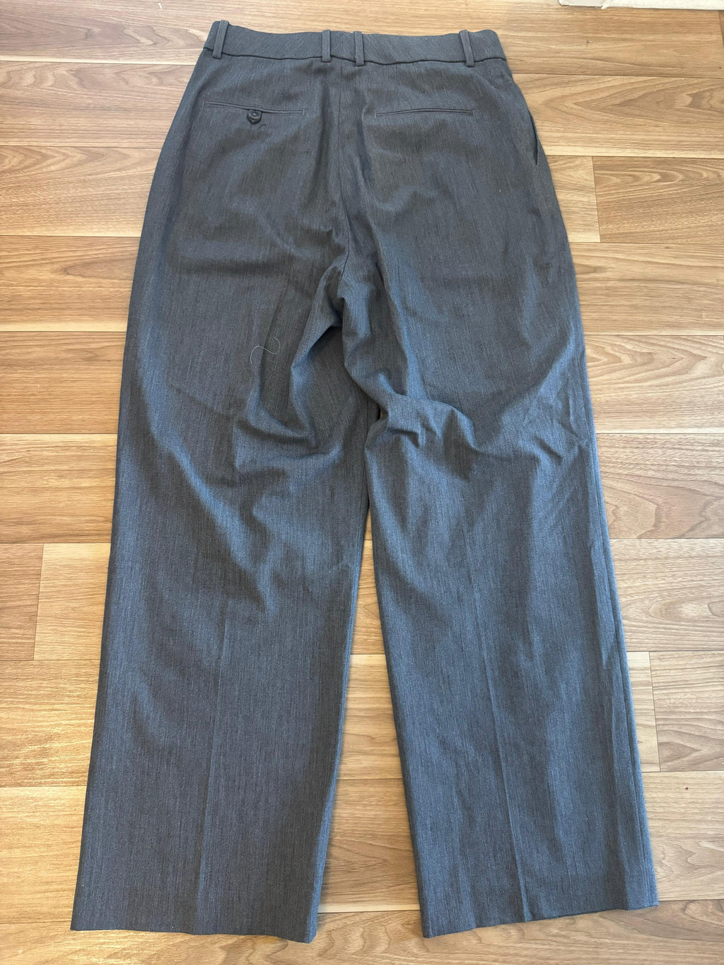 UNIQLO Men’s Pleated Suit Pants Gray Size 40, Very Good Condition