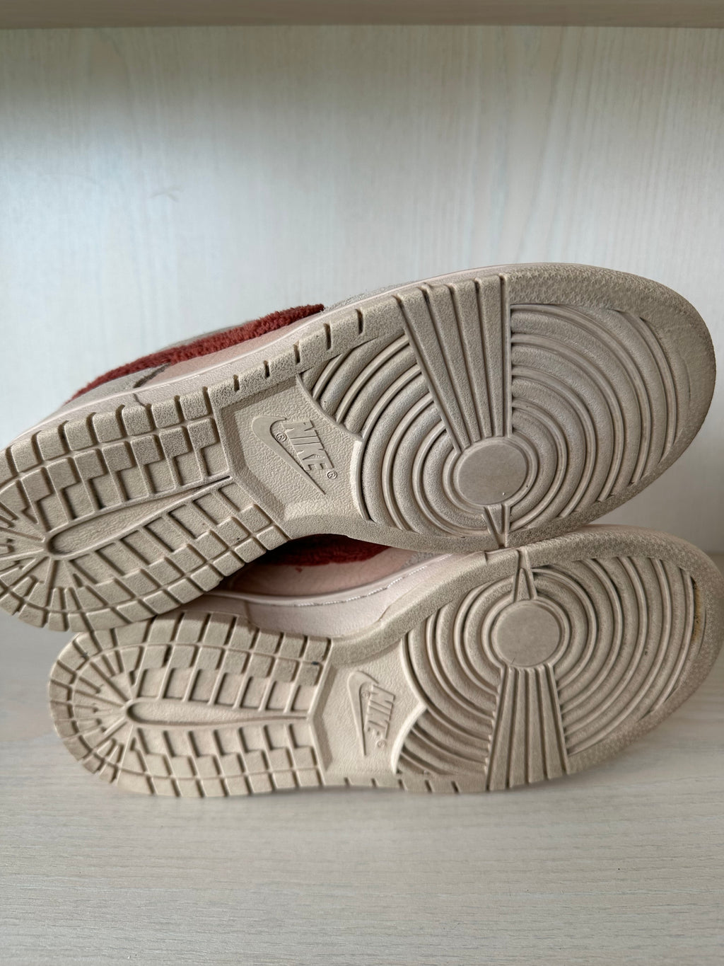 Nike Dunk Low “Terry Swoosh” W 6.5 Beige/Mars Stone – Very Good Condition