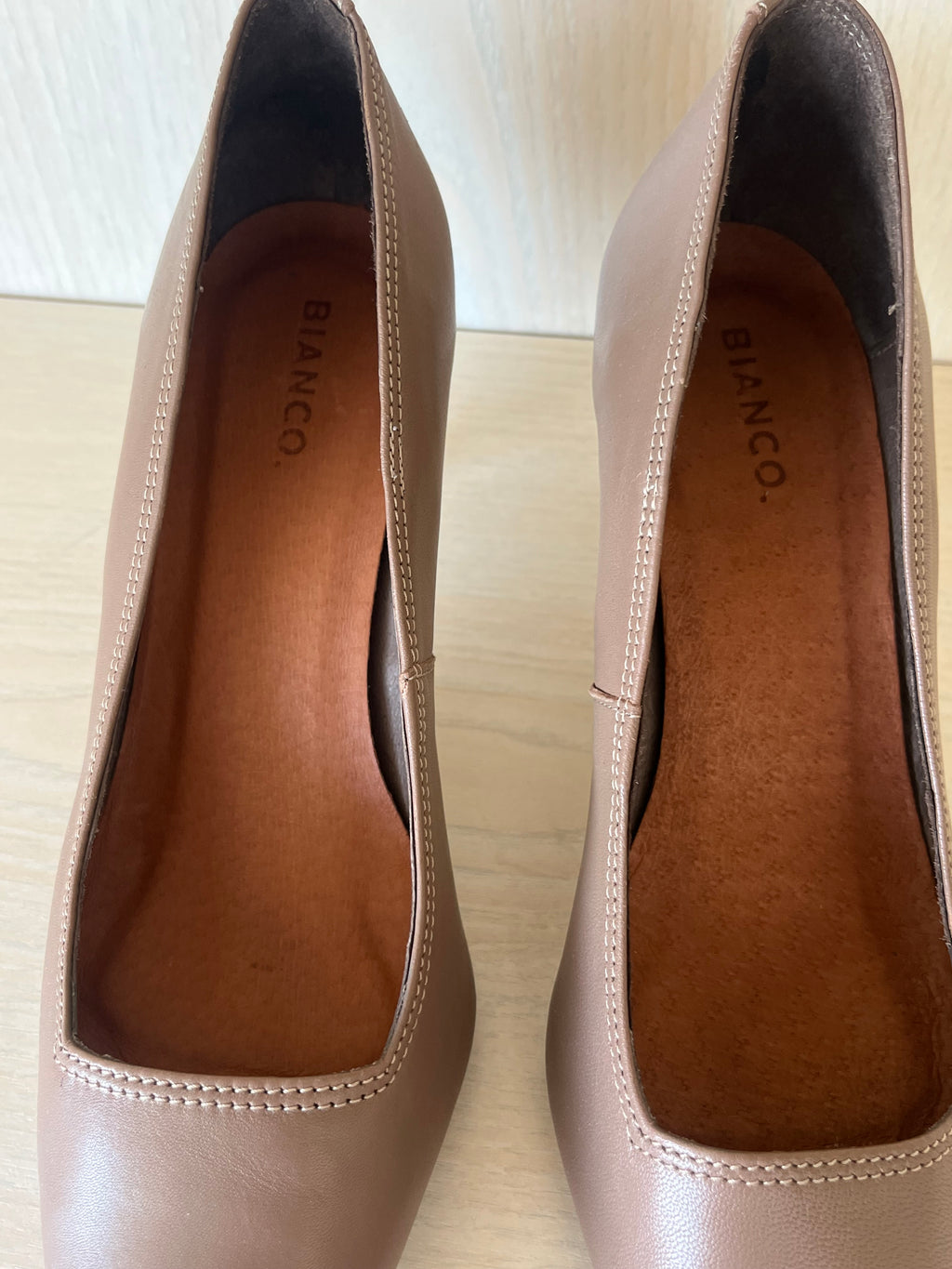 Bianco leather pumps taupe EU 38 – pointed toe, kitten heel, very good condition