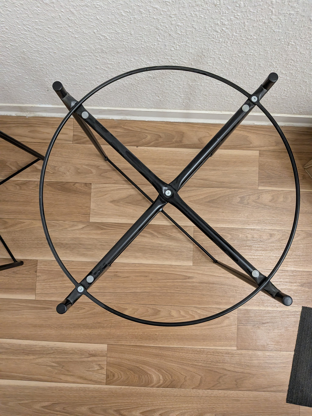 IKEA GLADOM Tablett-Beistelltisch | Schwarz | Ø 45 cm | Wie Neu | Cirkular