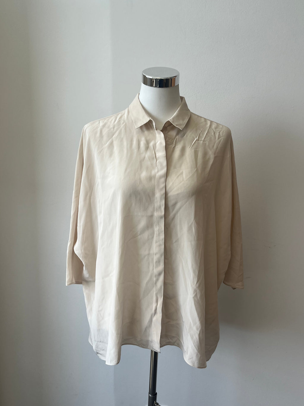 Hauber Loose-Fit Collared Blouse Beige EU 40 Linen-Blend Good Condition
