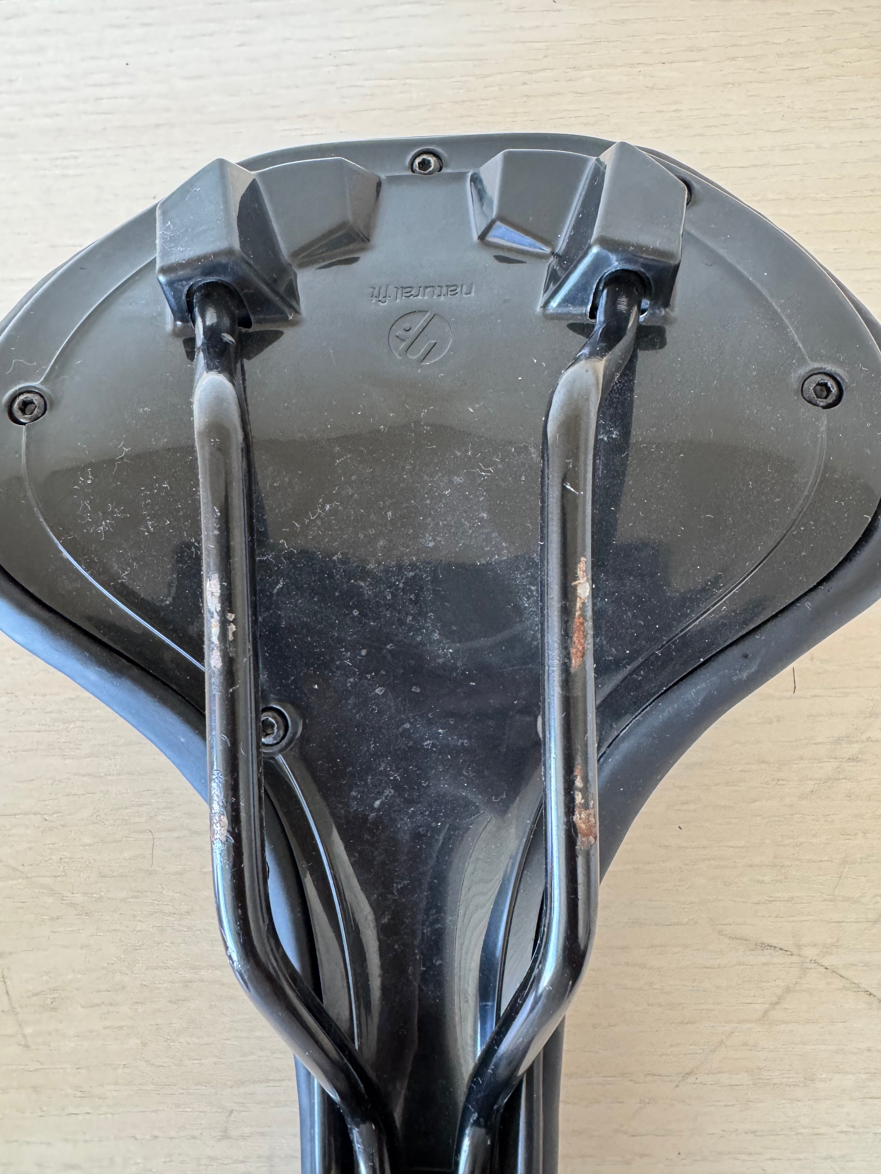 Ergon Allroad Core Pro Men Bicycle Saddle Black Standard Good Condition