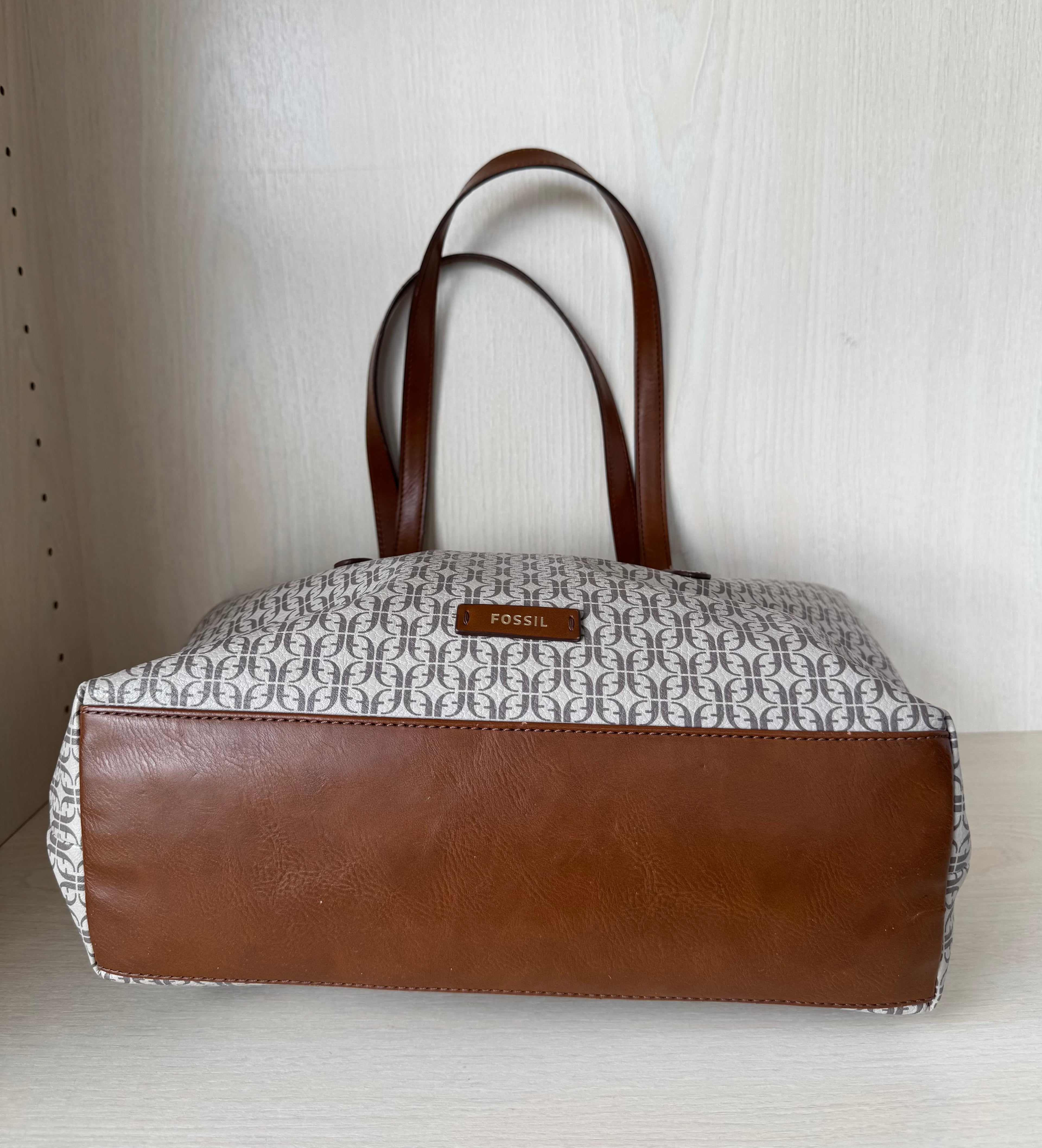 Fossil Jacqueline Tote Heritage Monogram Beige Canvas Mittel, guter Zustand