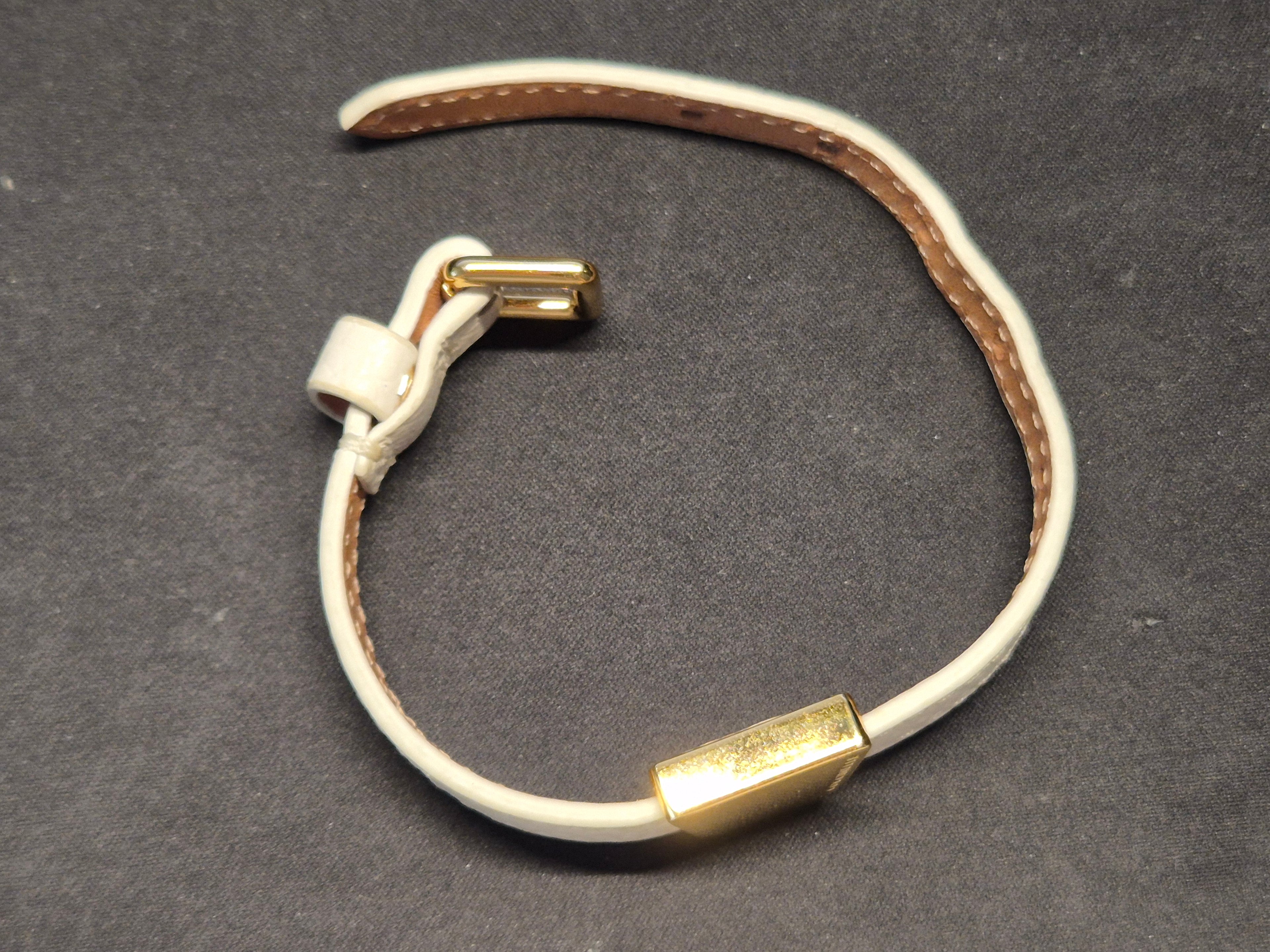 Coccinelle Lederarmband, Creme, goldene Schließe, guter Zustand